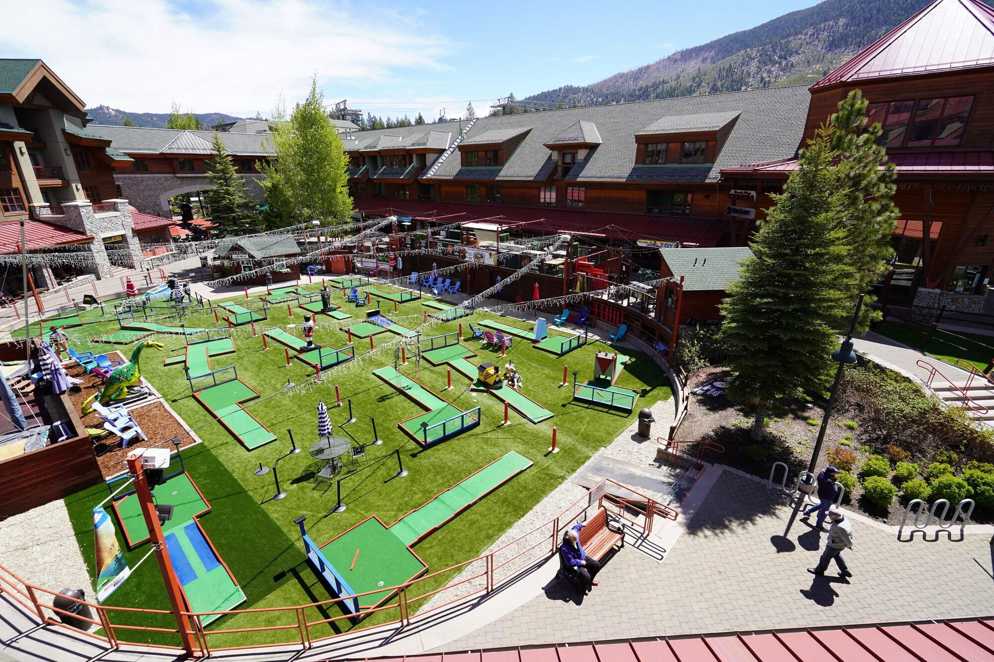 Campo de Golf Heavenly Village Condos - Timber Lodge