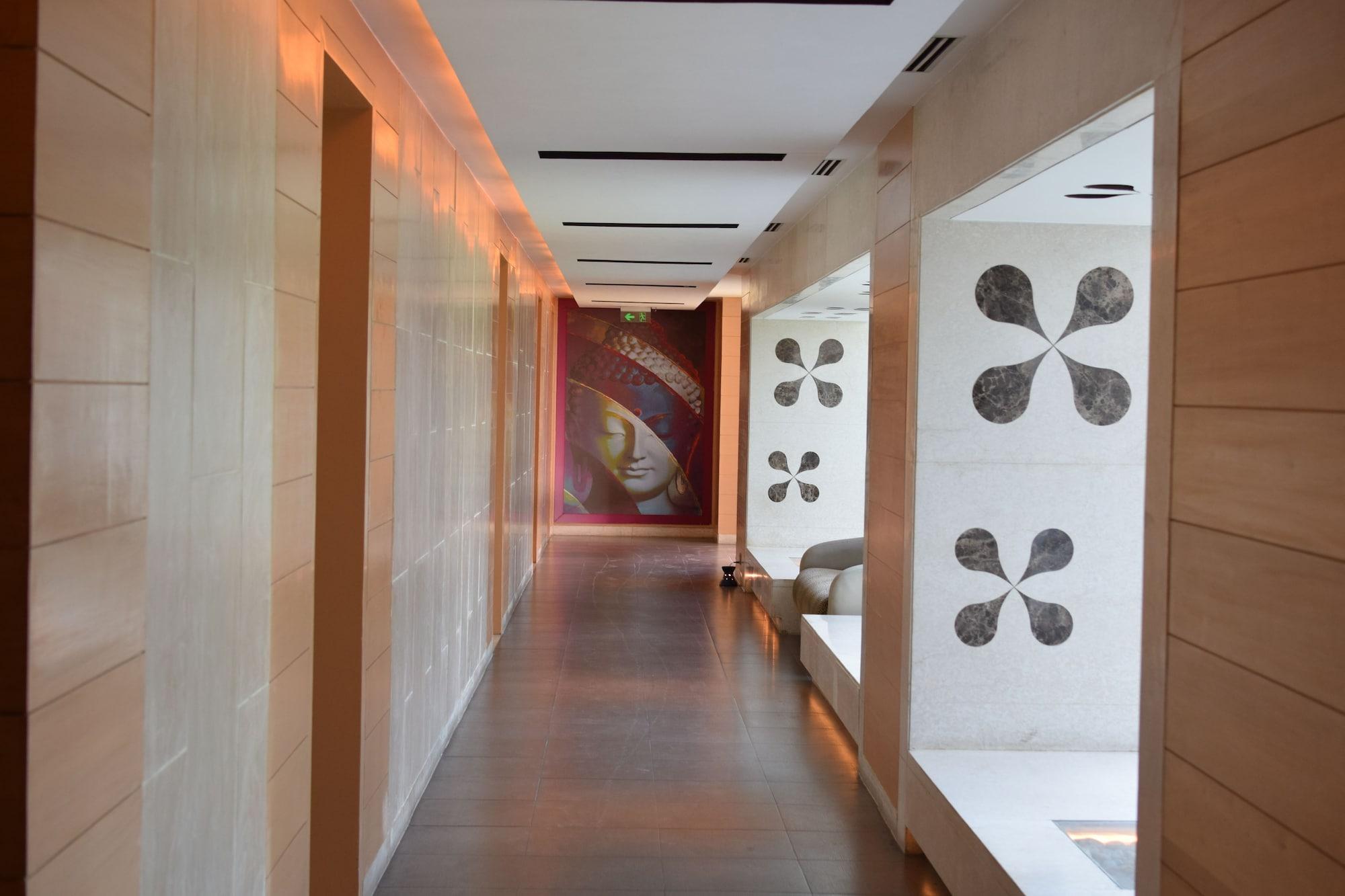 Spa Crowne Plaza Greater Noida by IHG