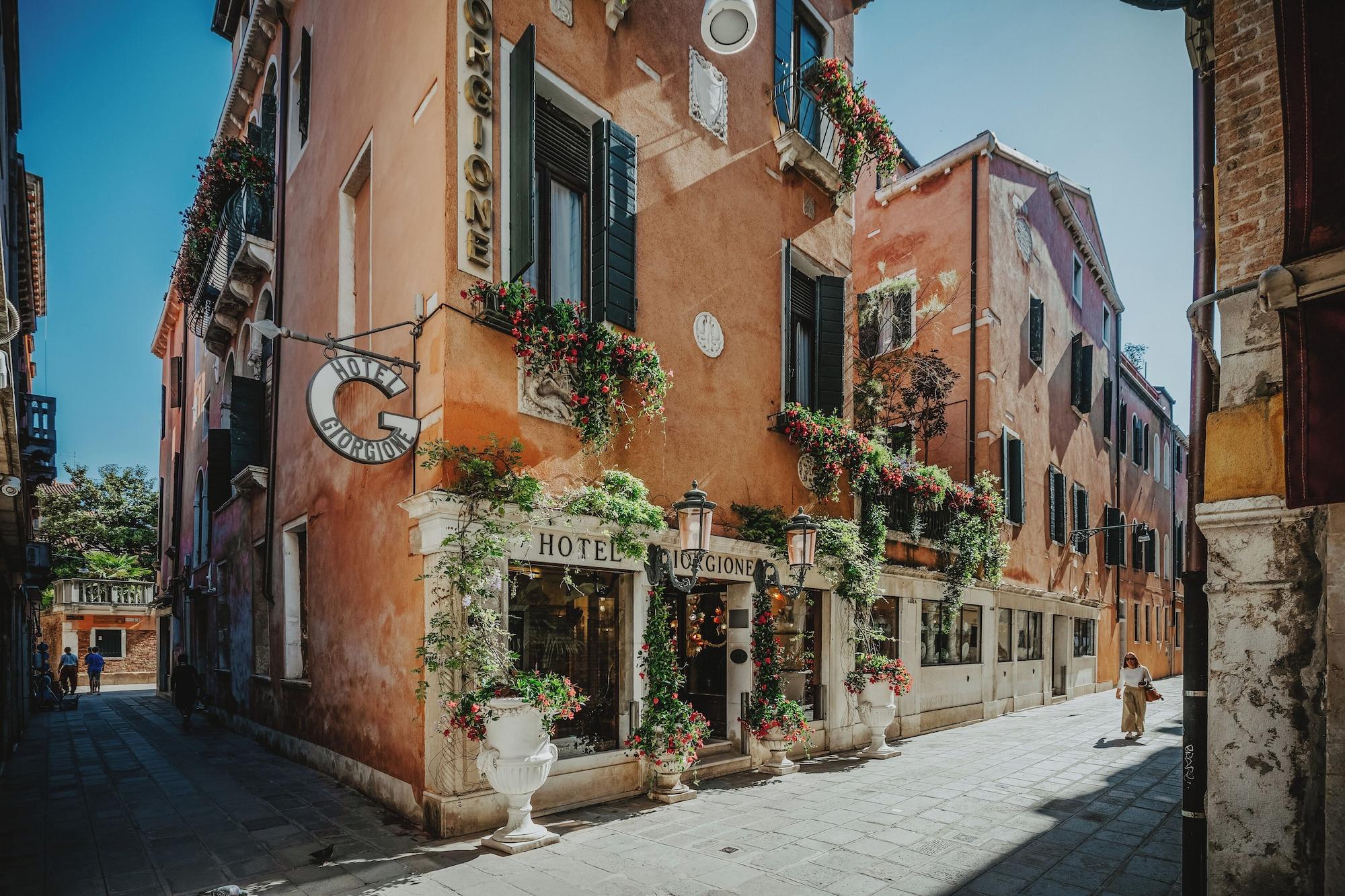 Vista Exterior Hotel Giorgione