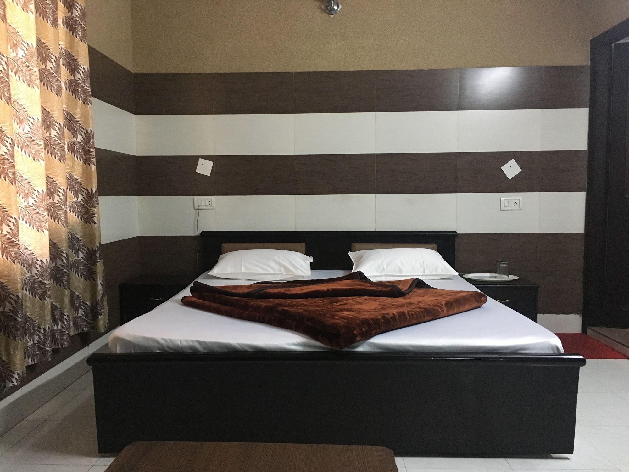 Varios Hotel Shri Amarnath Lodge