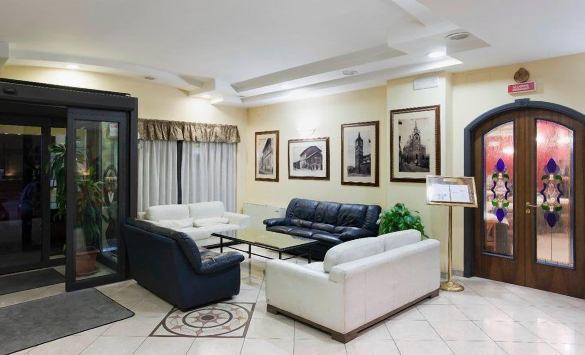 Vista Lobby Hotel Scrivano
