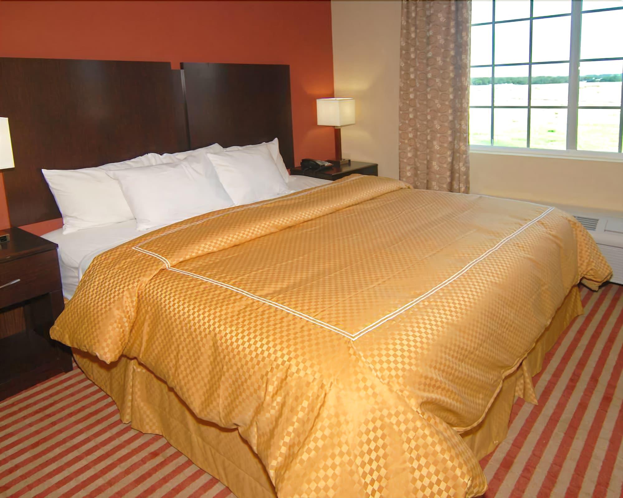 Habitación Hometown Executive Suites