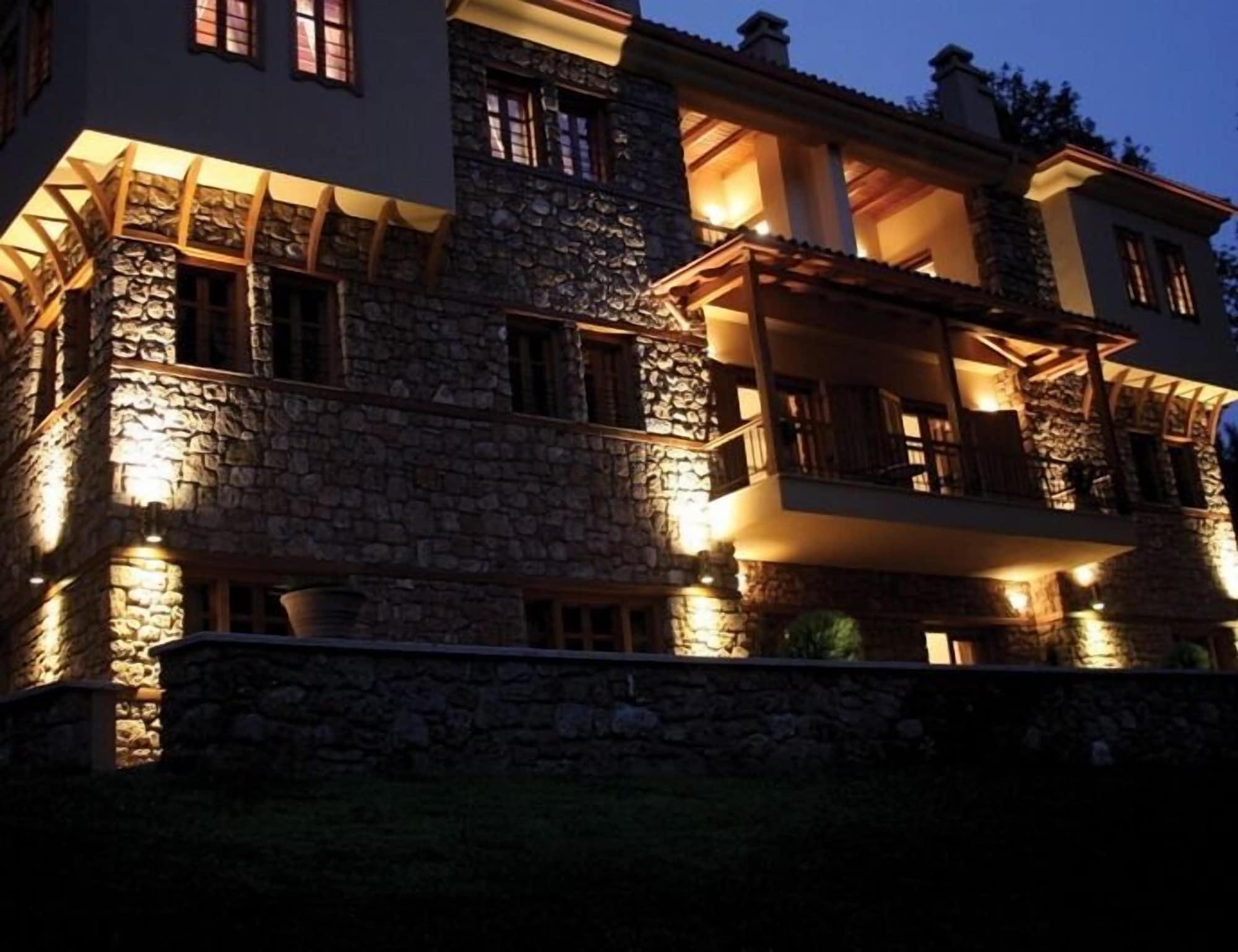 Vista Exterior Roes Suites