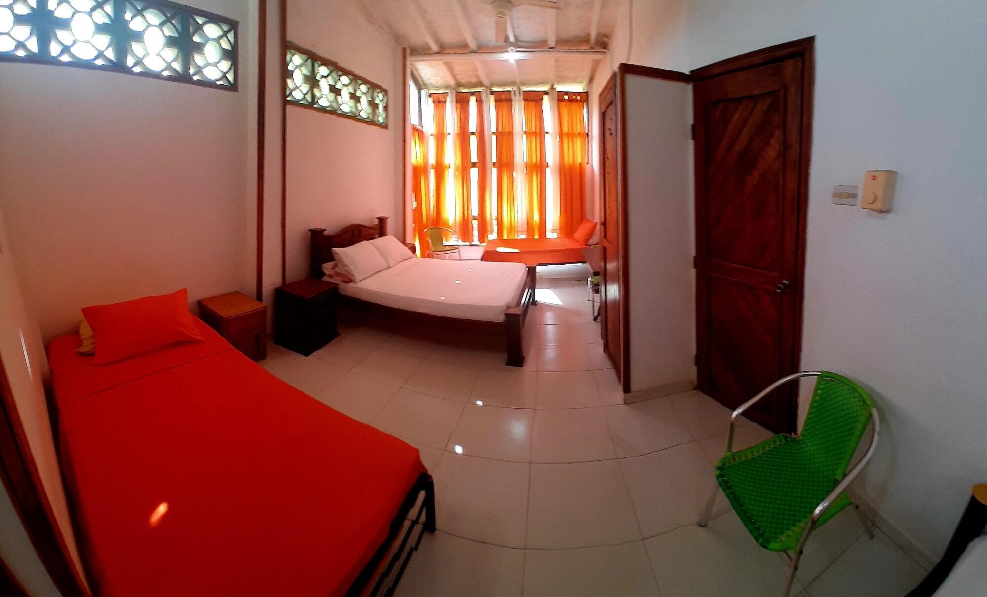 Habitación Hostal pelikan taganga