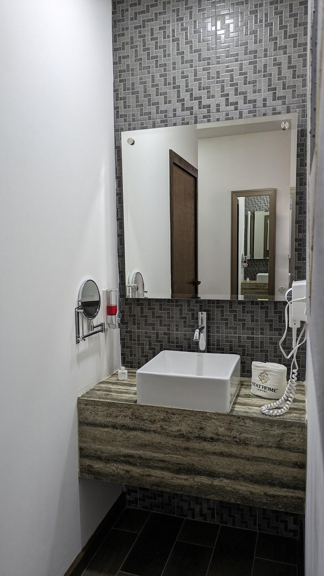 Equipamiento de Habitación stay home hotel