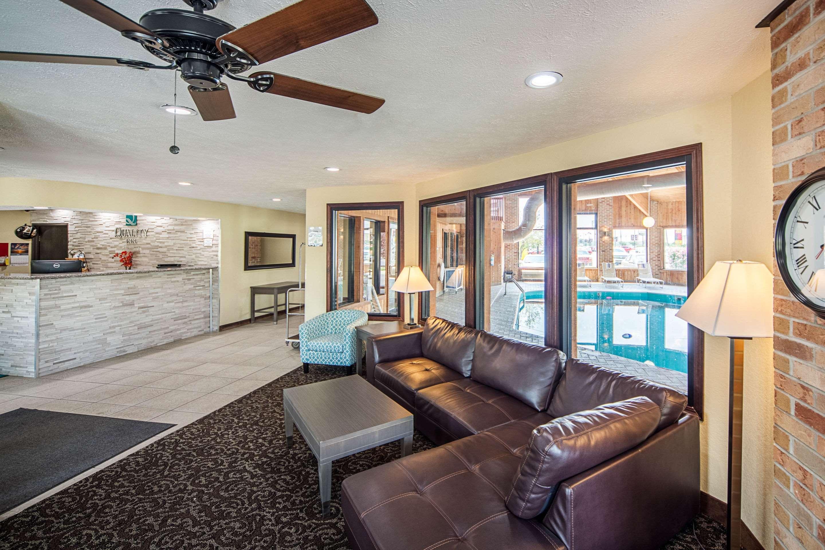 Vista Lobby Quality Inn Decatur near US-224