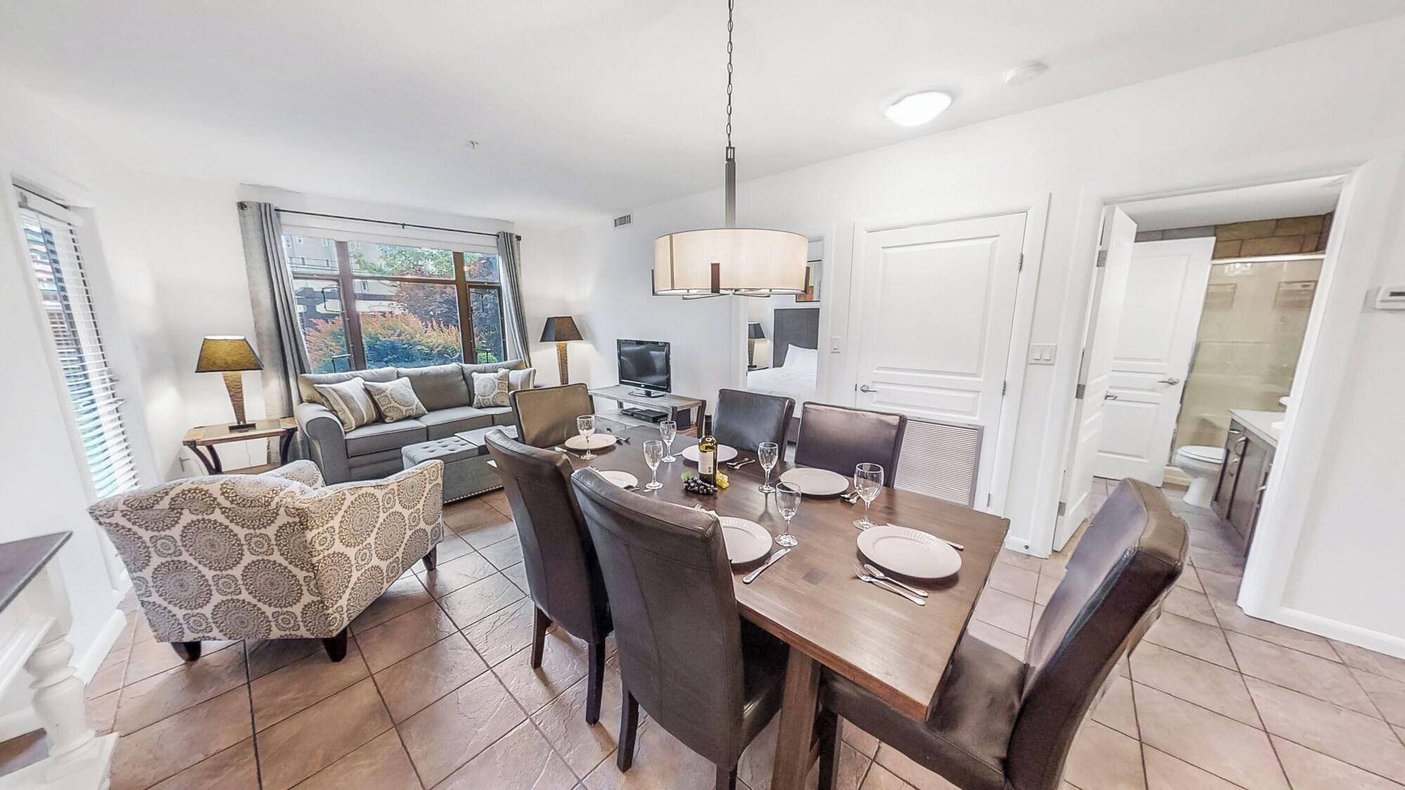 Restaurant Easy Access Ground Floor Apartment #114