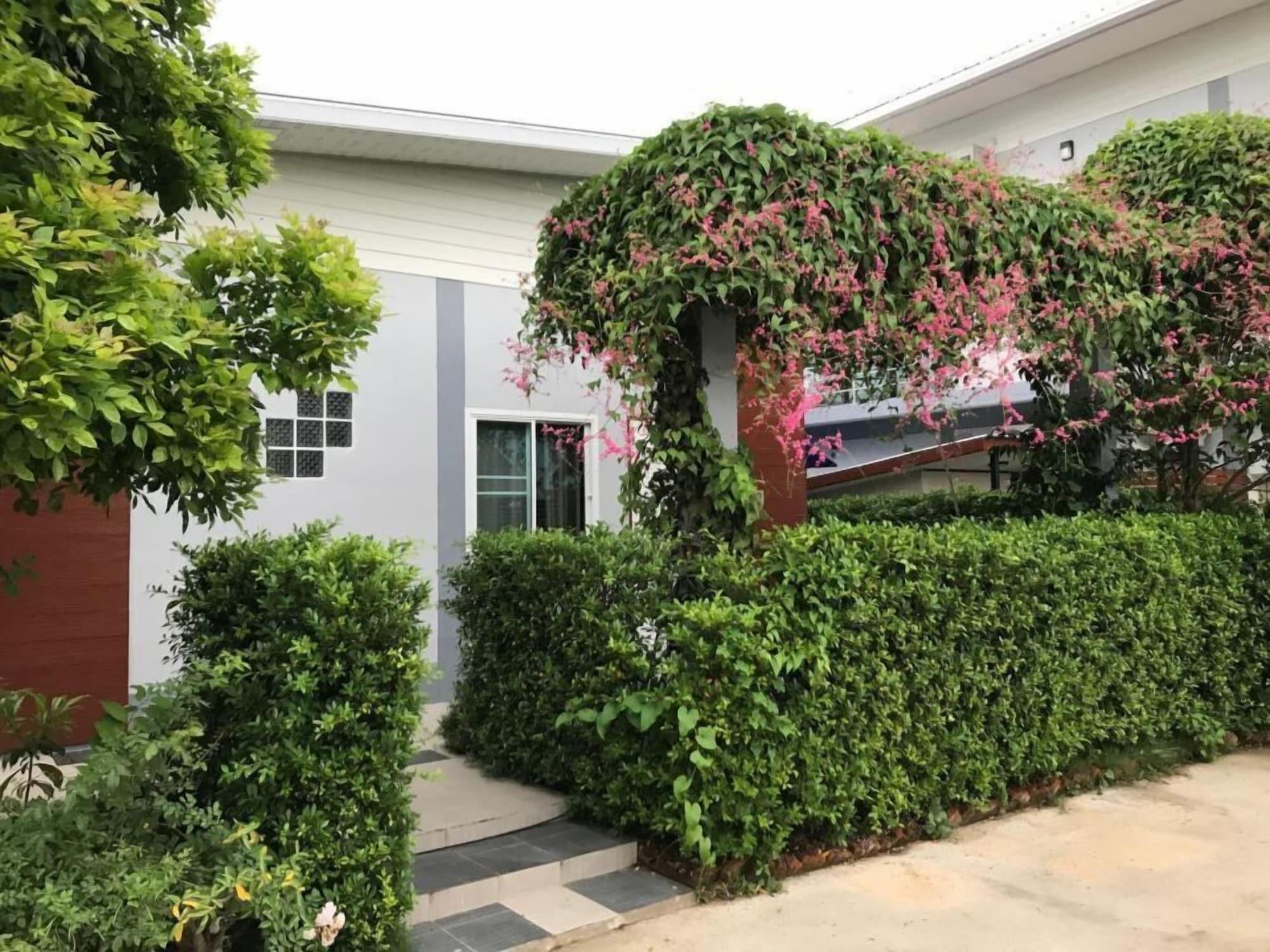 Varios Park Villa Chaiyaphume