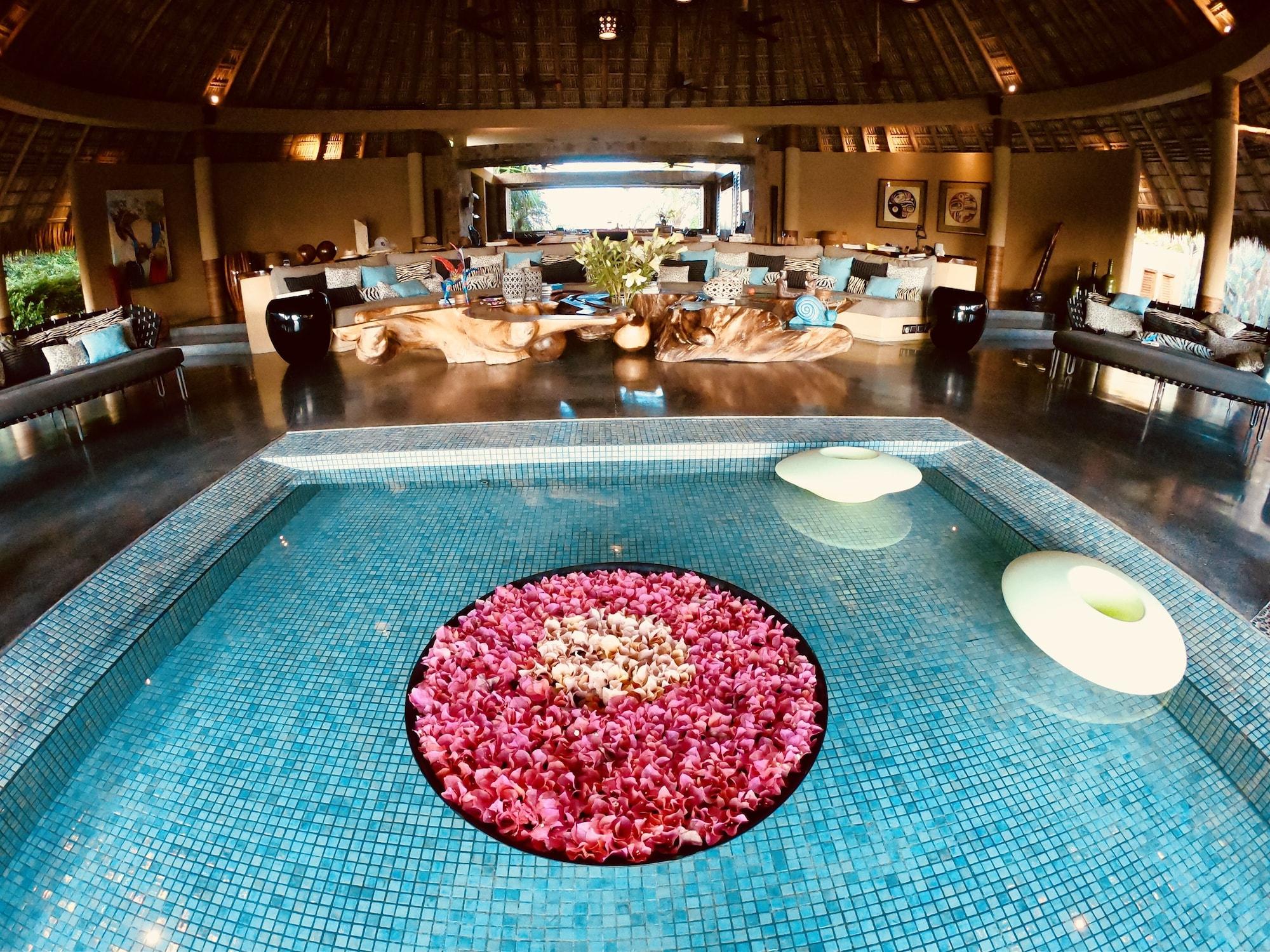 Vista Lobby Samora Luxury Resort