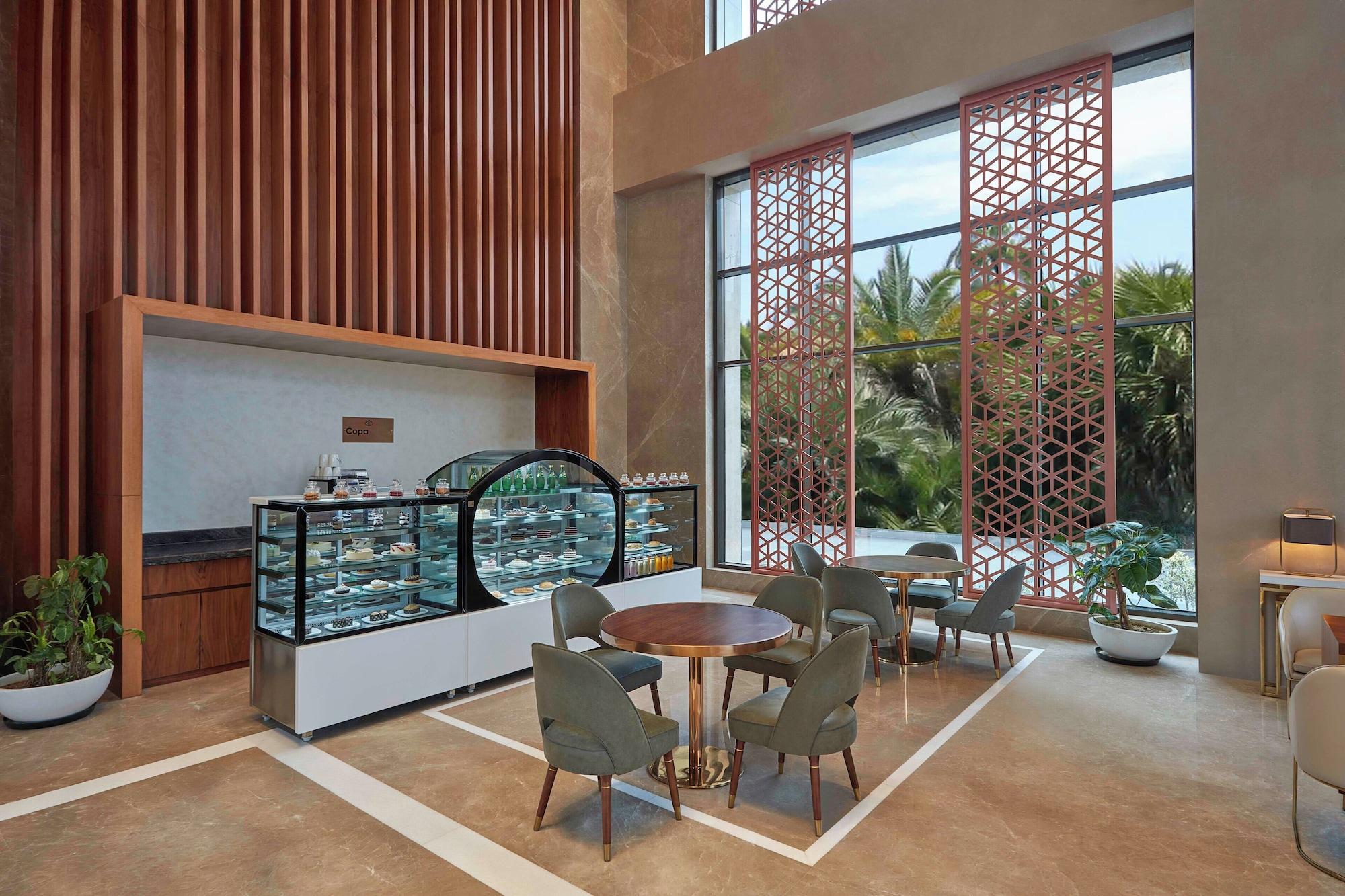 Vista Lobby DoubleTree by Hilton Varanasi