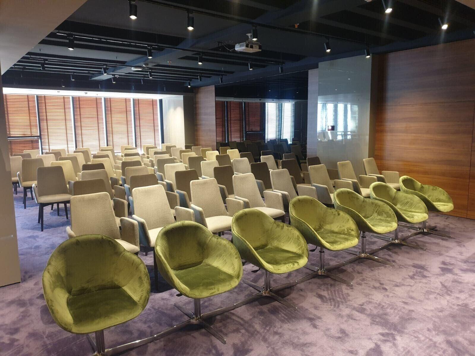 Centro de Negocios Ambasador Hotel Nis