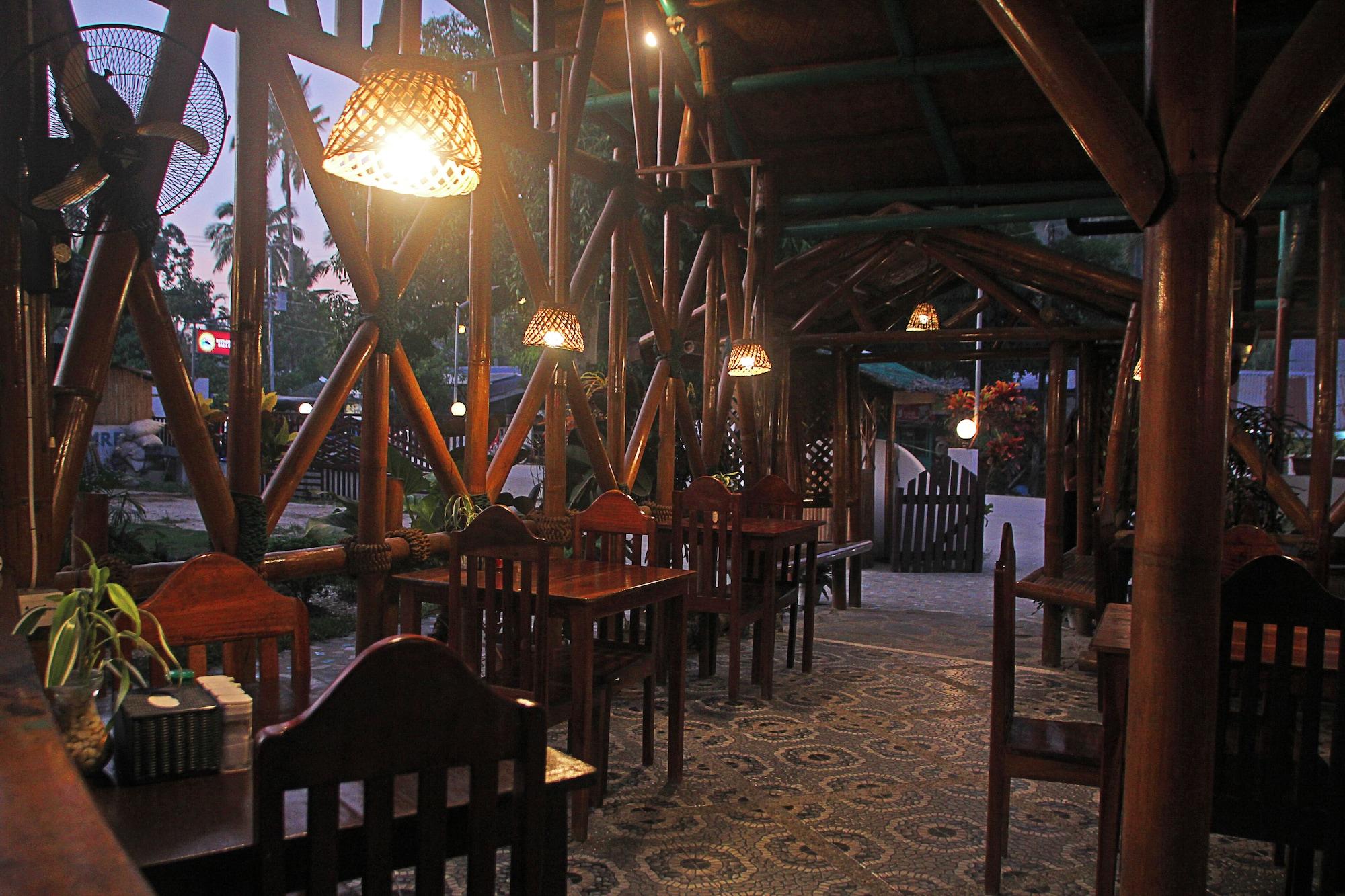 Restaurant Hotel Oasis Port Barton