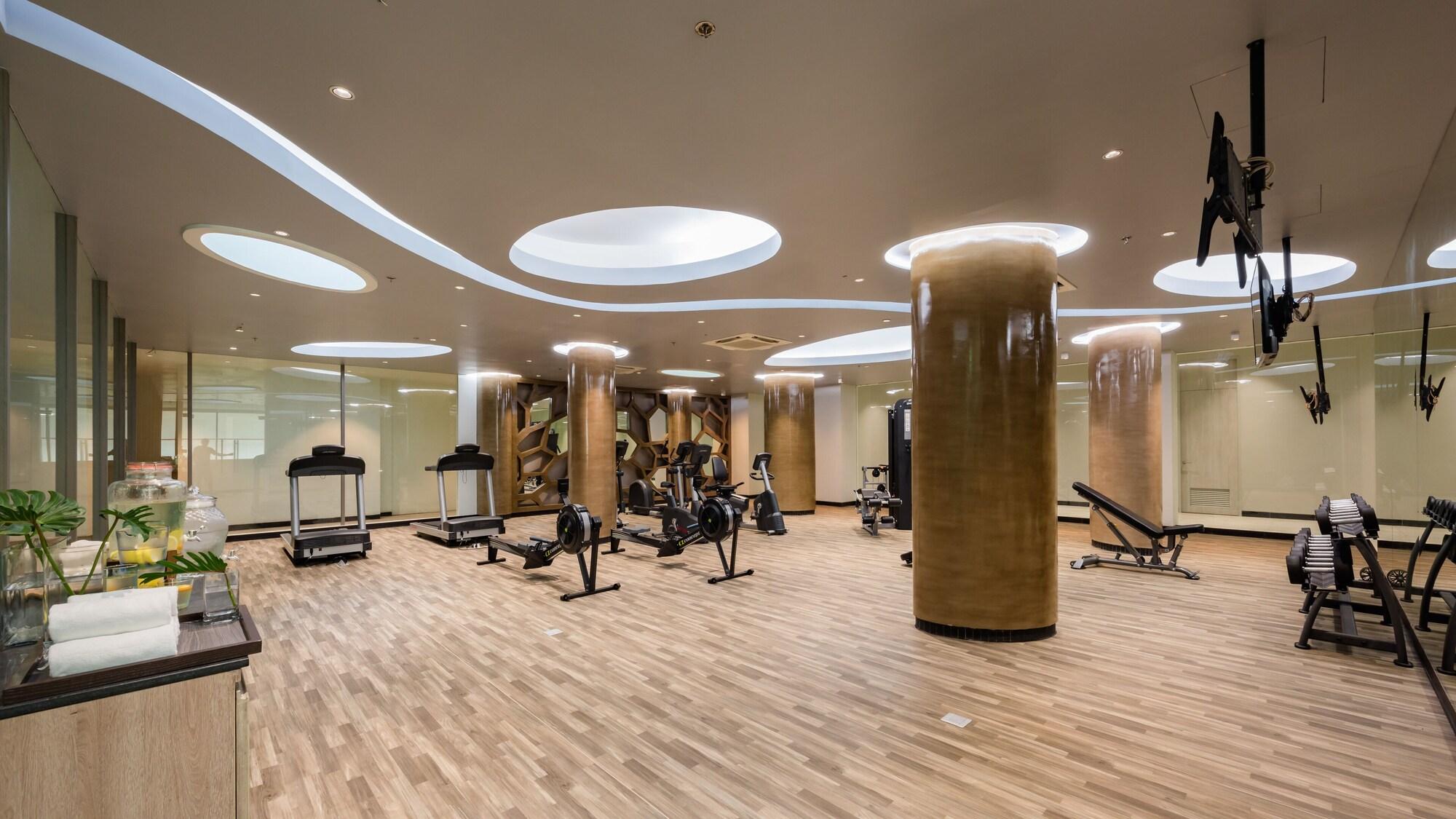 Gimnasio Oceanfront Beach Resort