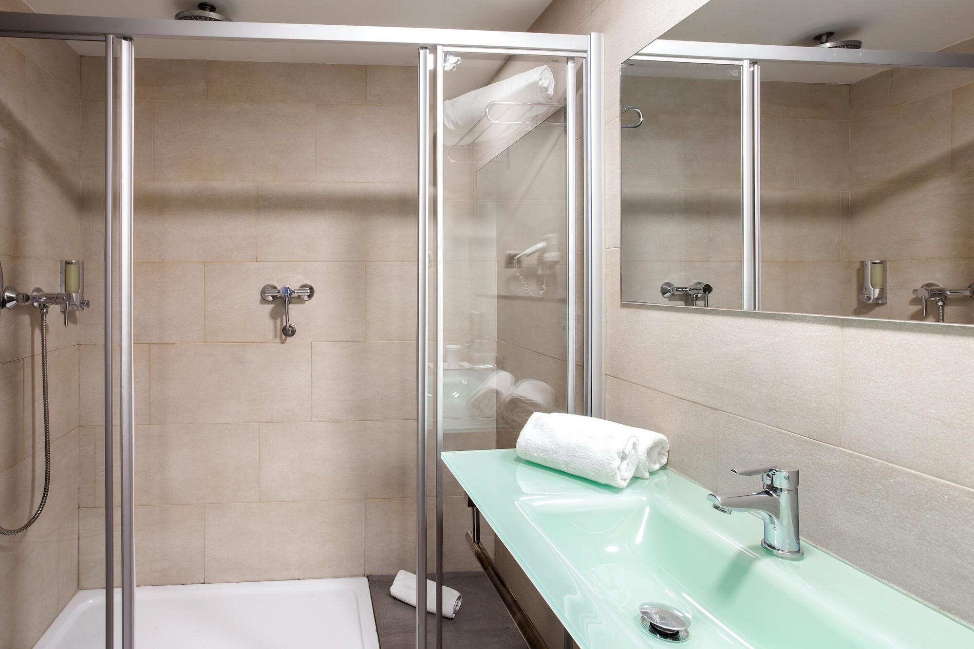 Equipamiento de Habitación B&B Hotel Barcelona Rubi