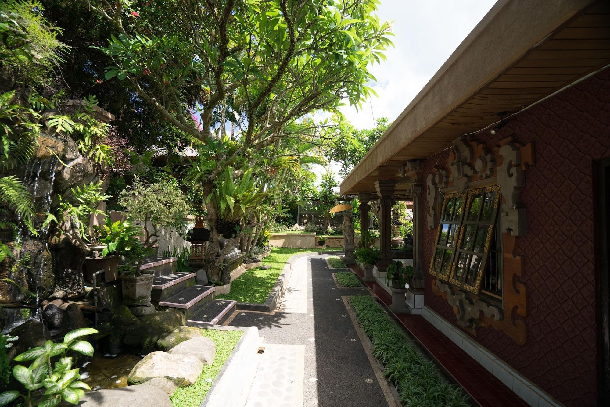 Vista Exterior Nuaja Balinese Guest House