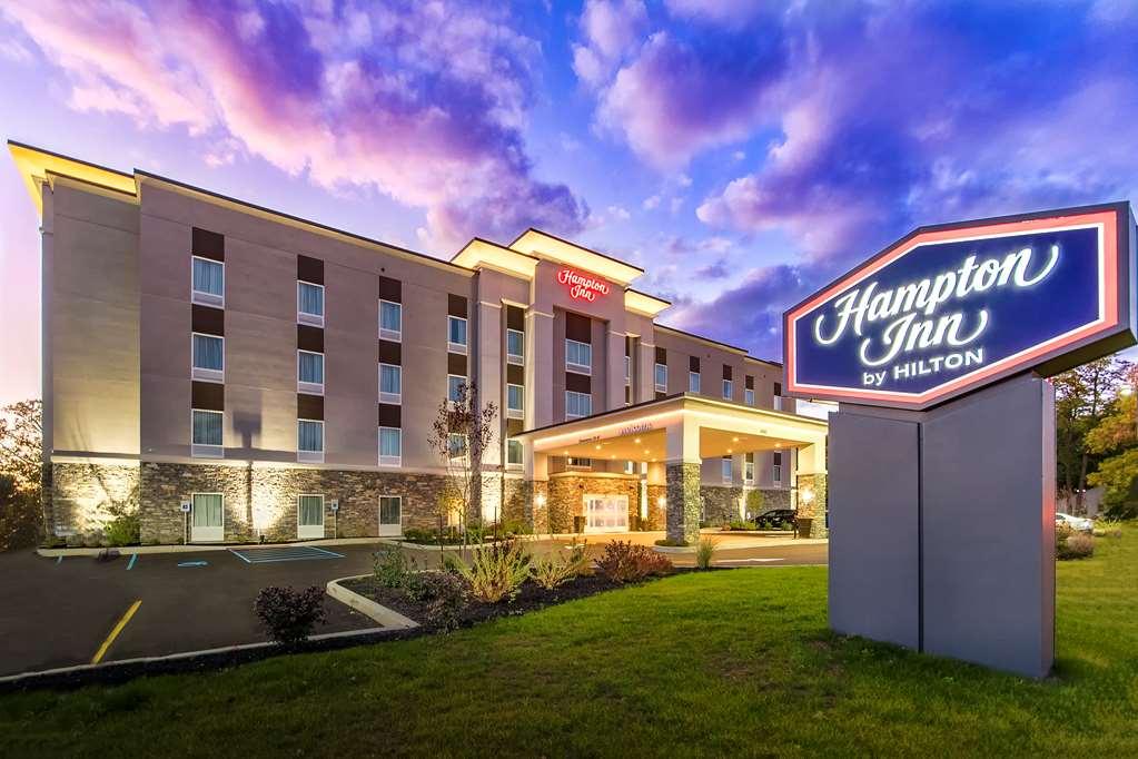 Vista Exterior Hampton Inn Lockport