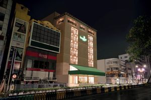 Alojamiento - Lemon Tree Hotel Rajkot