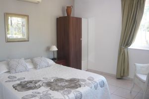 Alquiler Vacacional - 5-Bed Villa in El Portet Moraira with mountain views. Pets welcome!