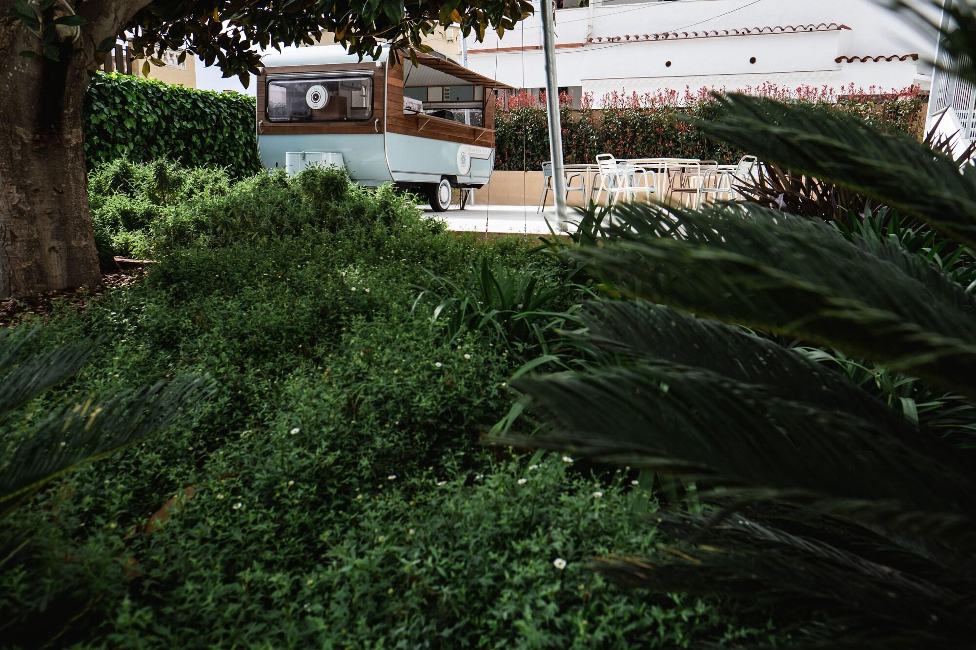 Vista Exterior Nuria Hotel