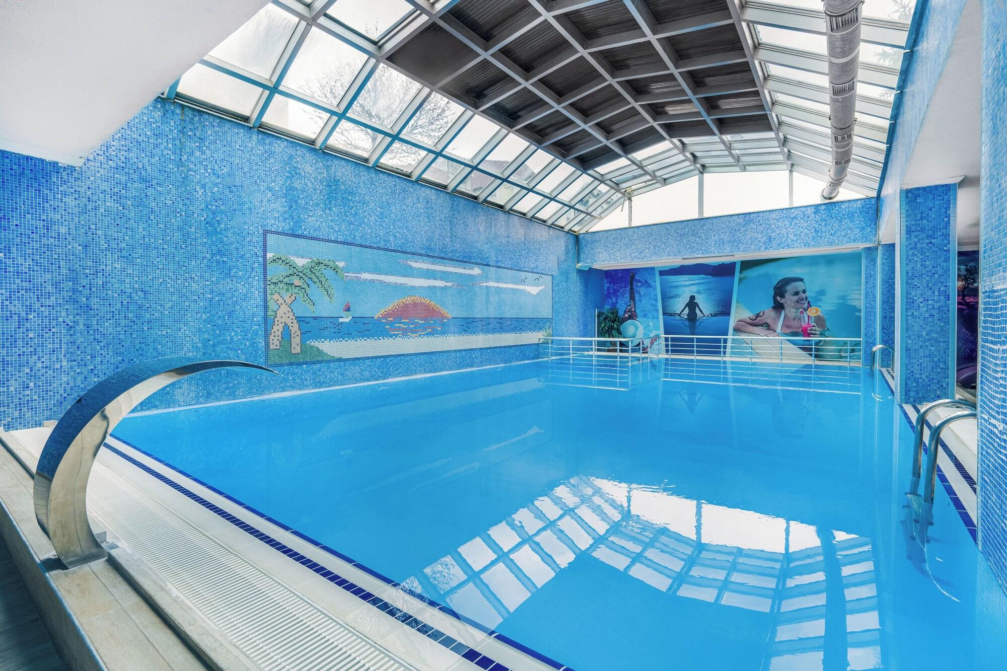 Vista Piscina Grand Ani Hotel