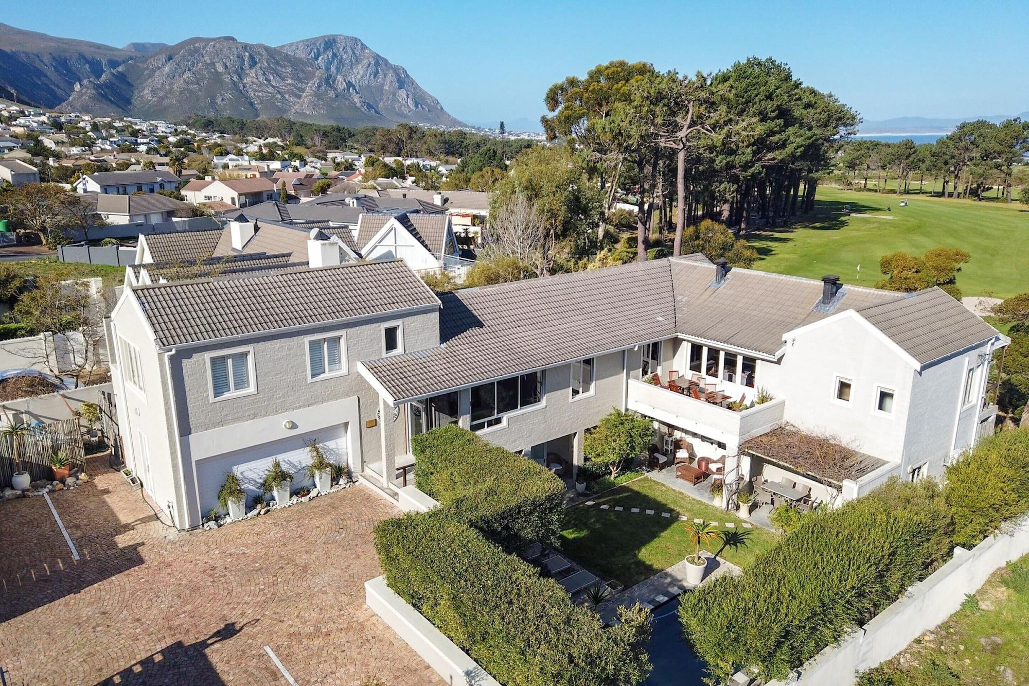 Vista Exterior Hermanus Lodge on the Green