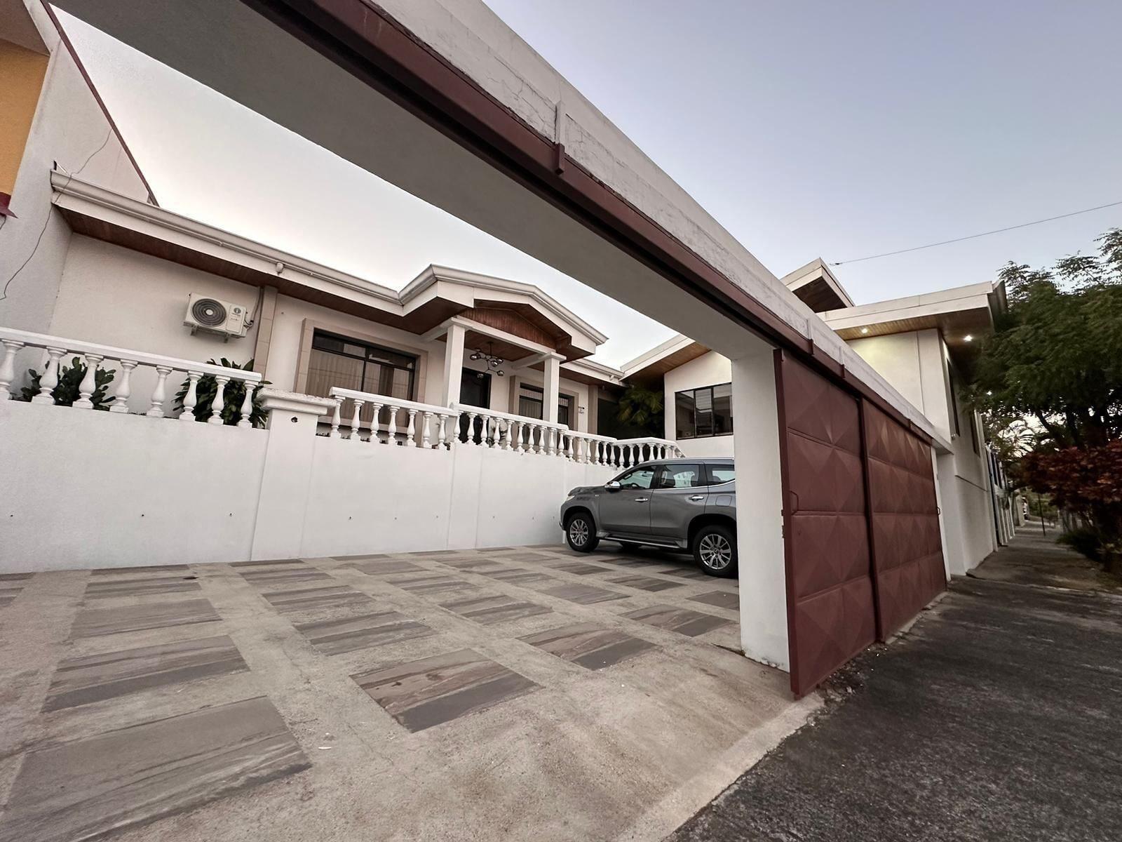Vista Exterior CasAguacate