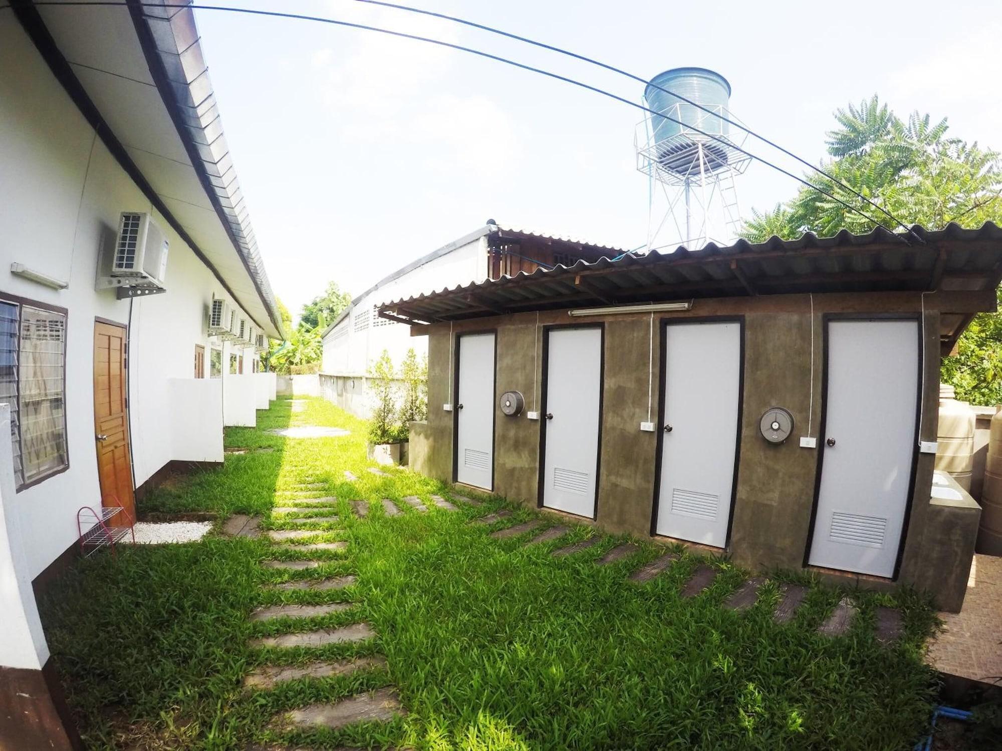 Vista Exterior Baan Kon Pai - Hostel