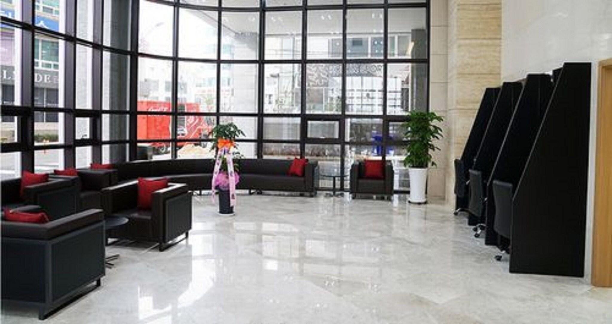 Vista Lobby Sea Cruise Hotel