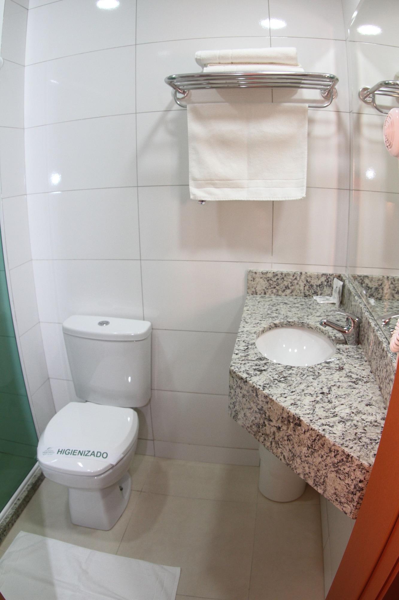 Equipamiento de Habitación Hotel Maestro Express