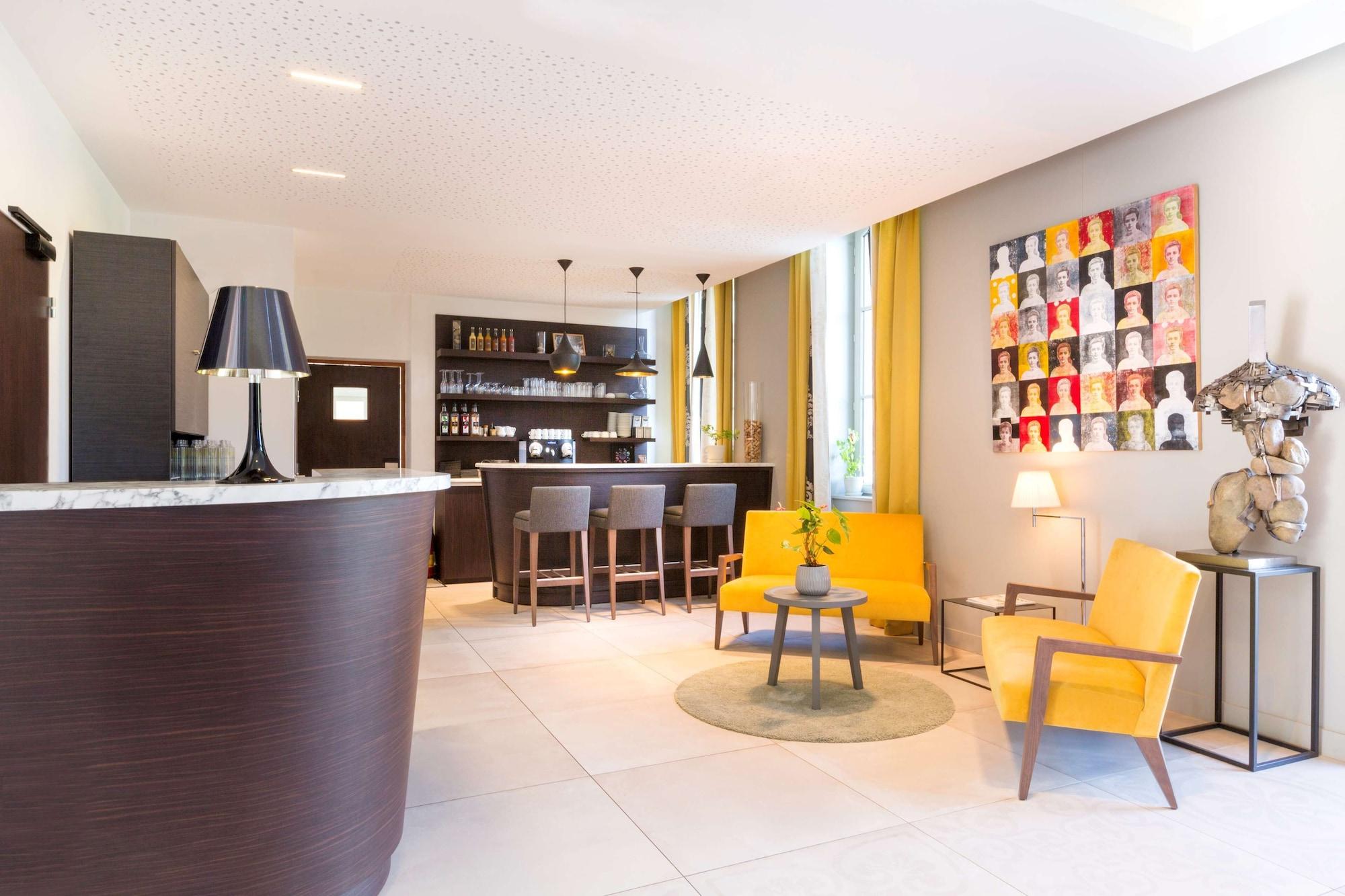 Vista Lobby Best Western Premier Le Domaine de Montjoie