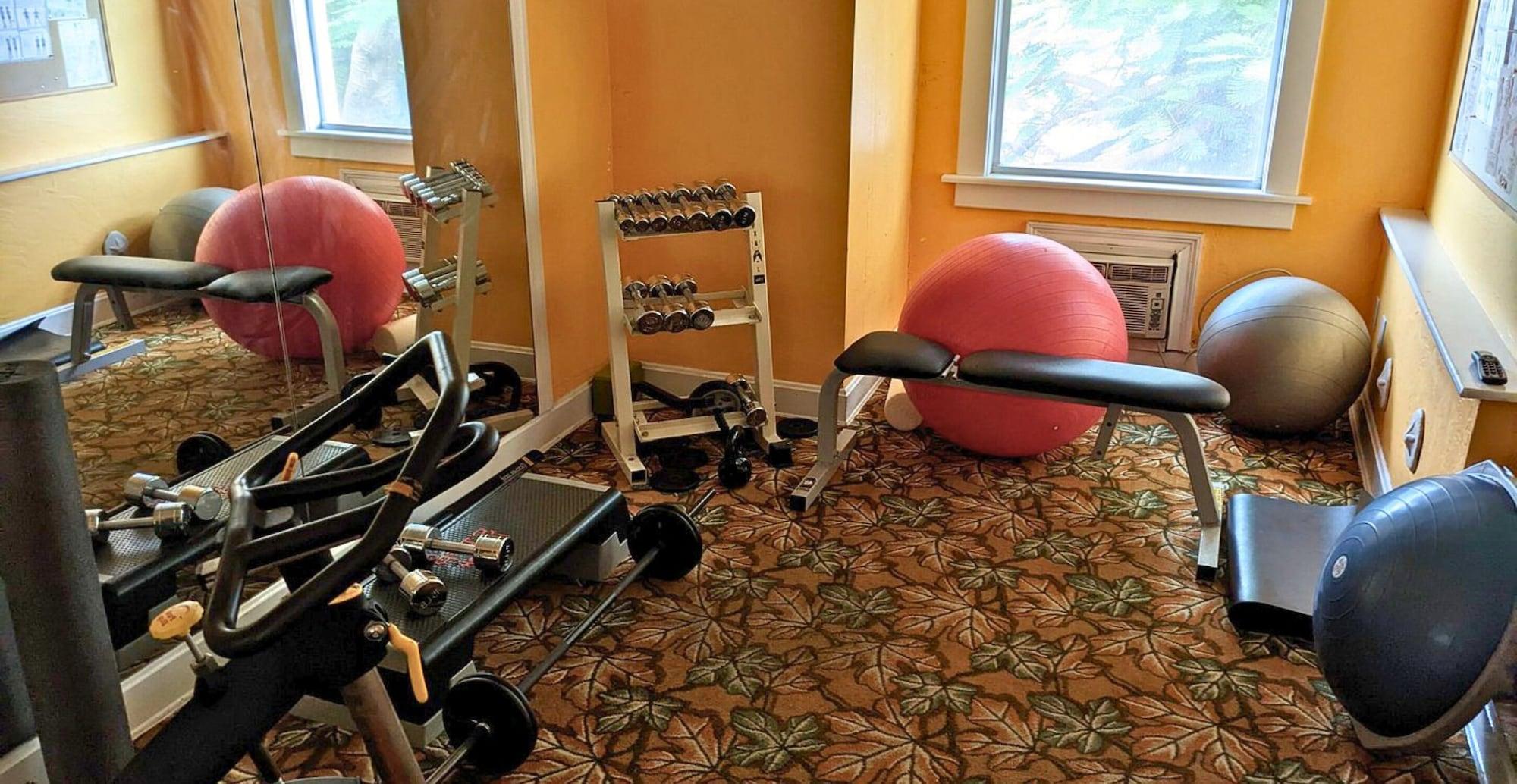 Gimnasio Colony Hotel & Cabaña Club