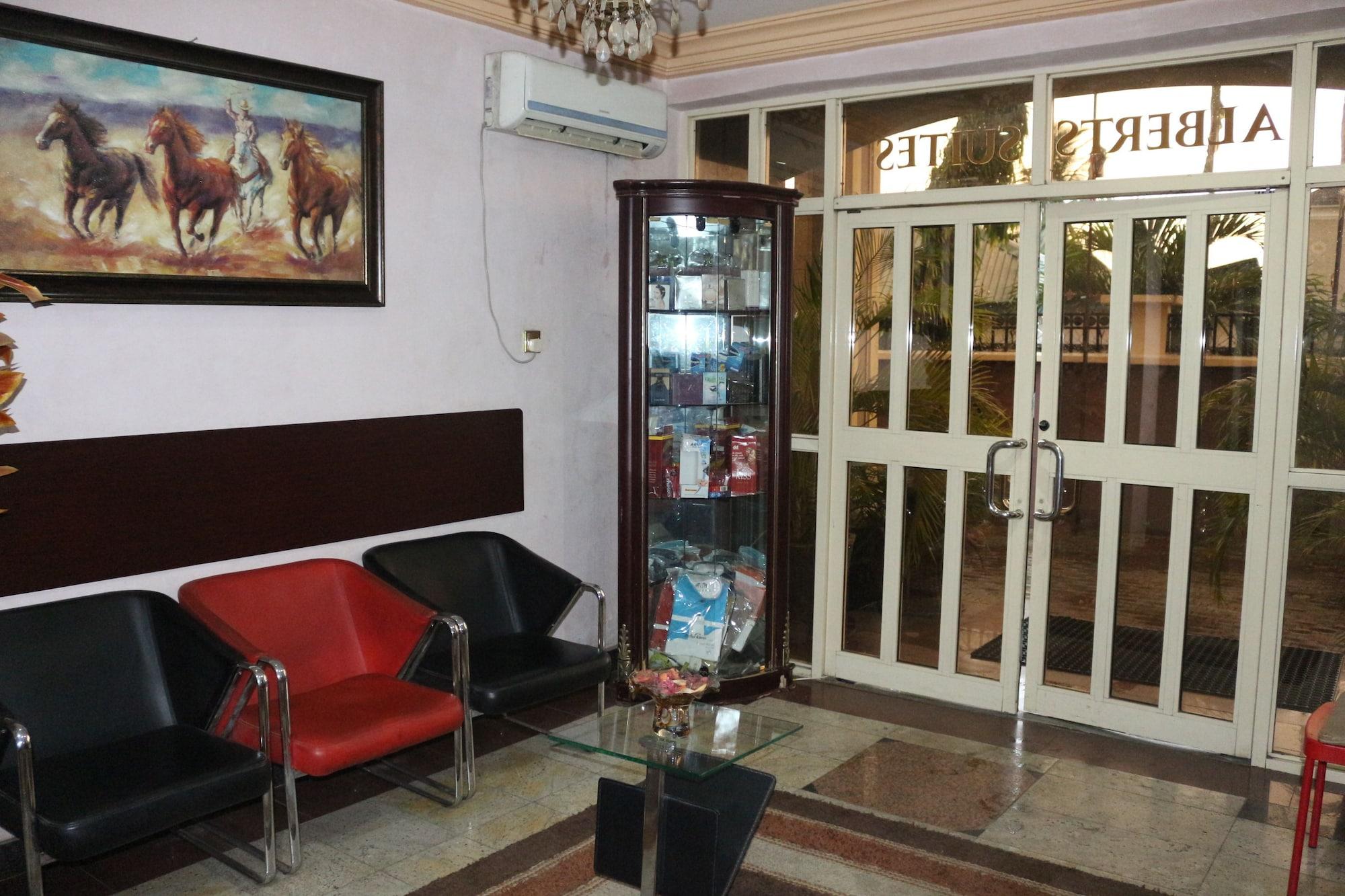 Vista Lobby Albert Suites