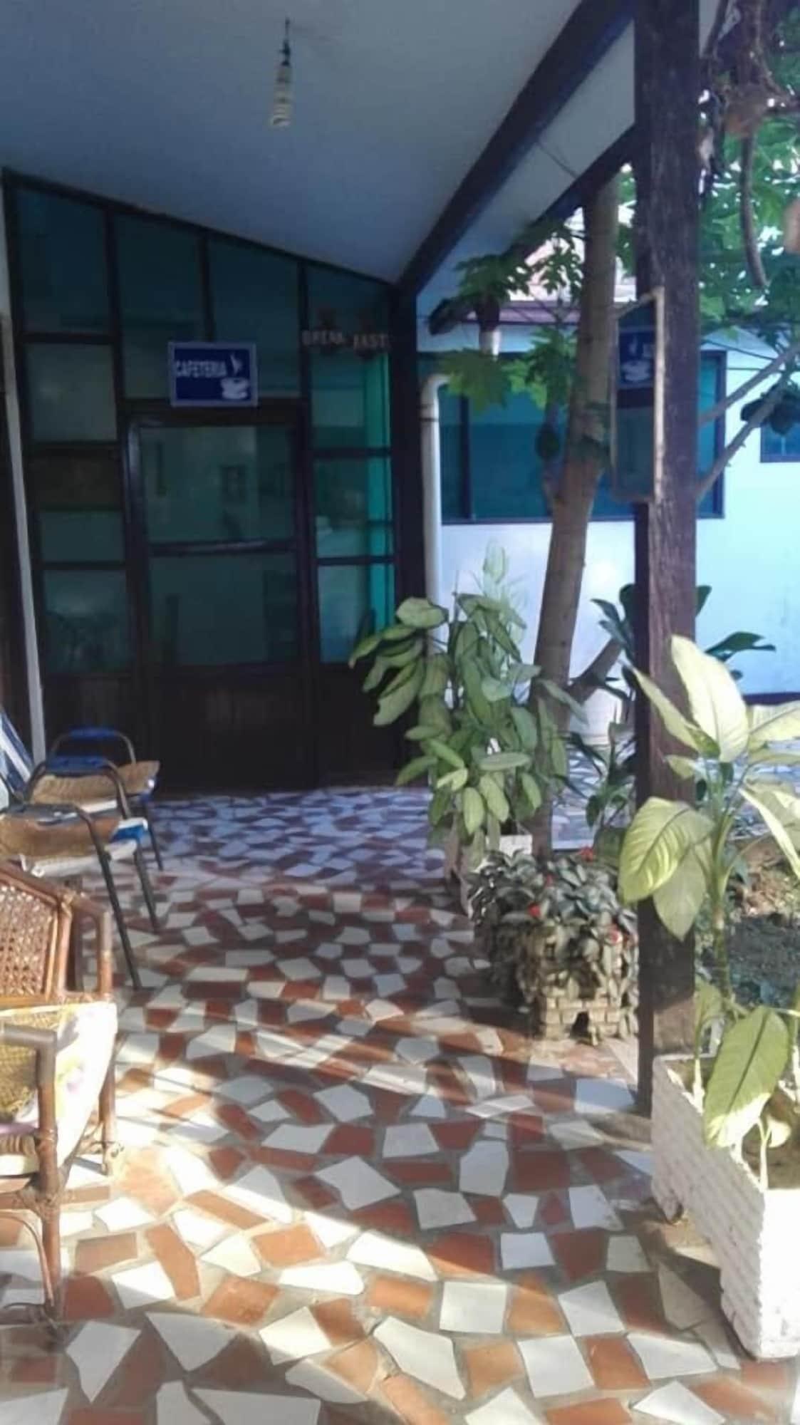 Varios Hotel Oriental