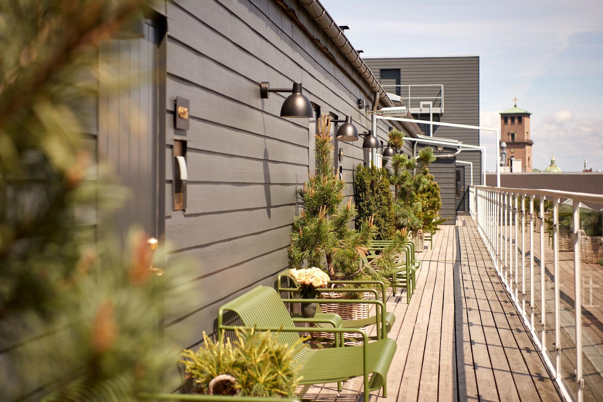 Vista Exterior Hypernym Hotel & Suites