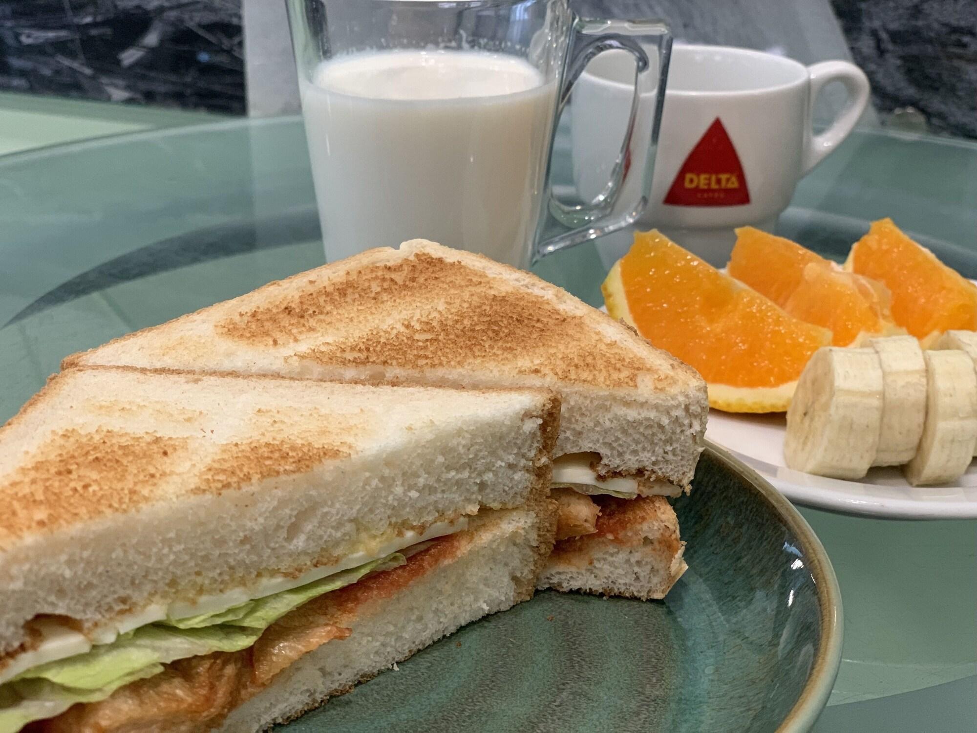 Restaurant WEAA Hotel