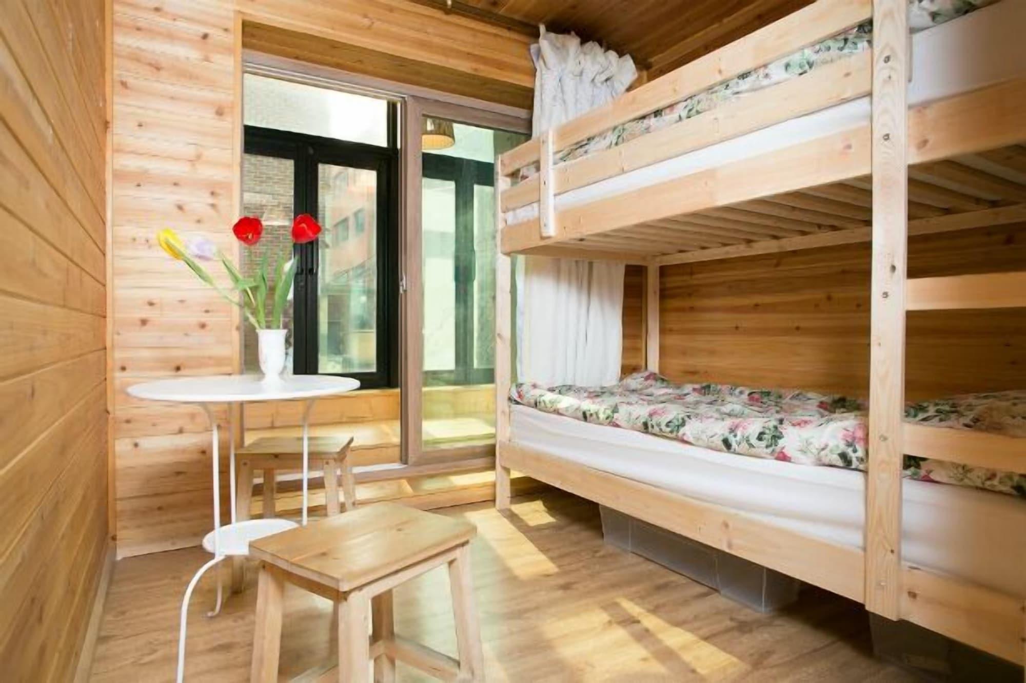 Varios Cheongdam Guest House