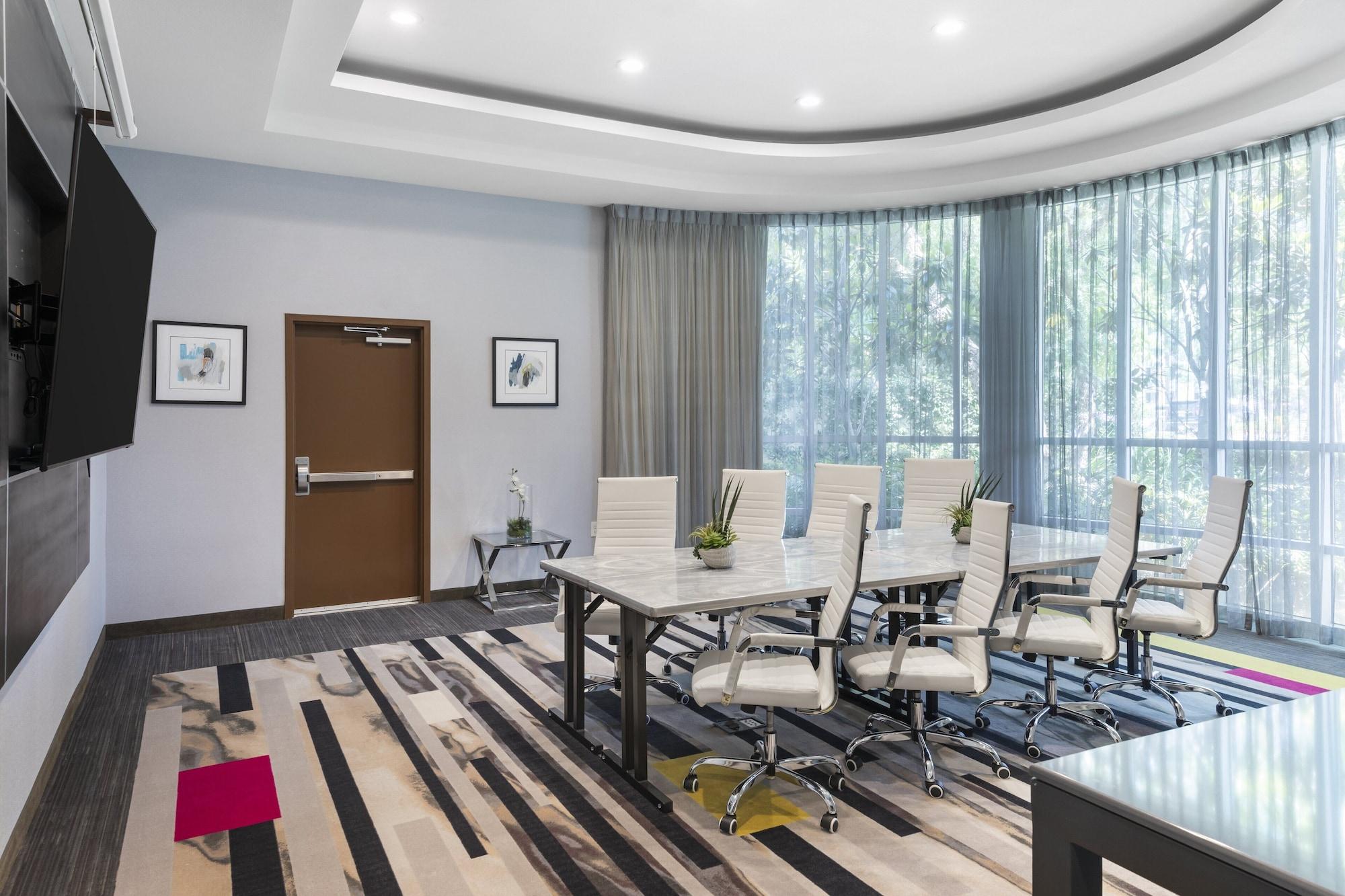 Sala de Reuniones Holiday Inn Express & Suites Anaheim Resort Area by IHG