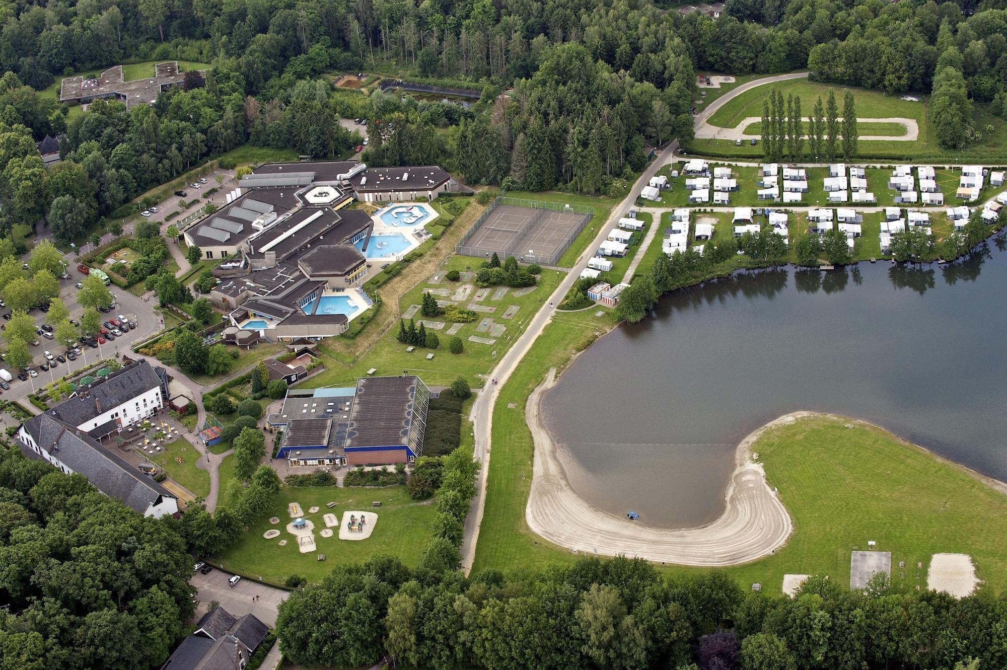 Vista Exterior Roompot Parkhotel Bad Arcen