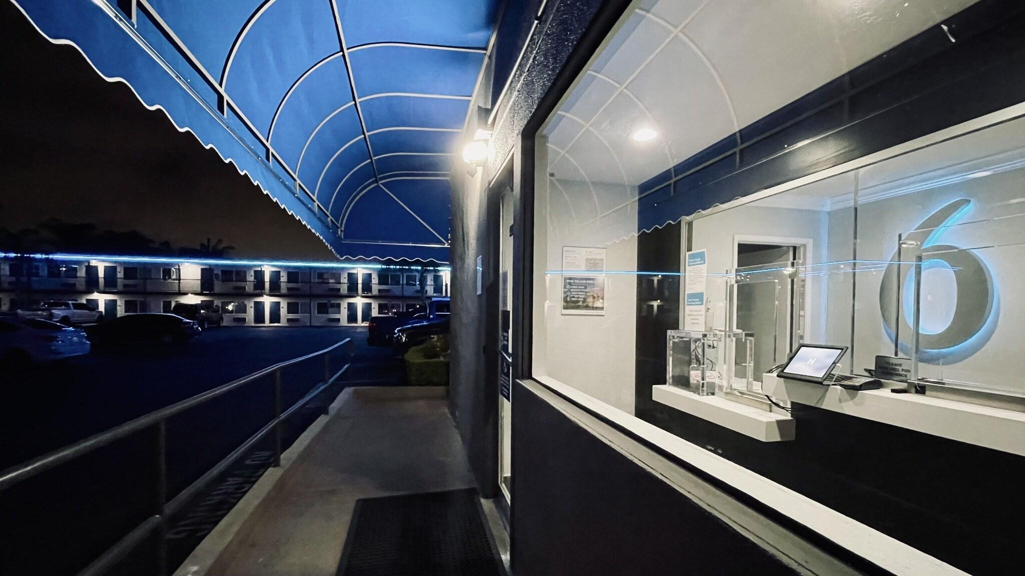 Vista Lobby Motel 6 Pico Rivera, CA - Los Angeles