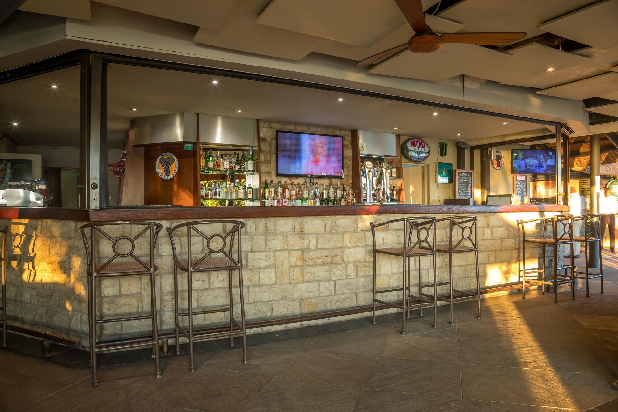 Bar/Salón Victoria Falls Waterfront