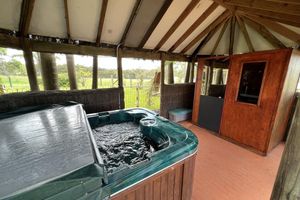 Alojamiento - 5 Star Farm style resort