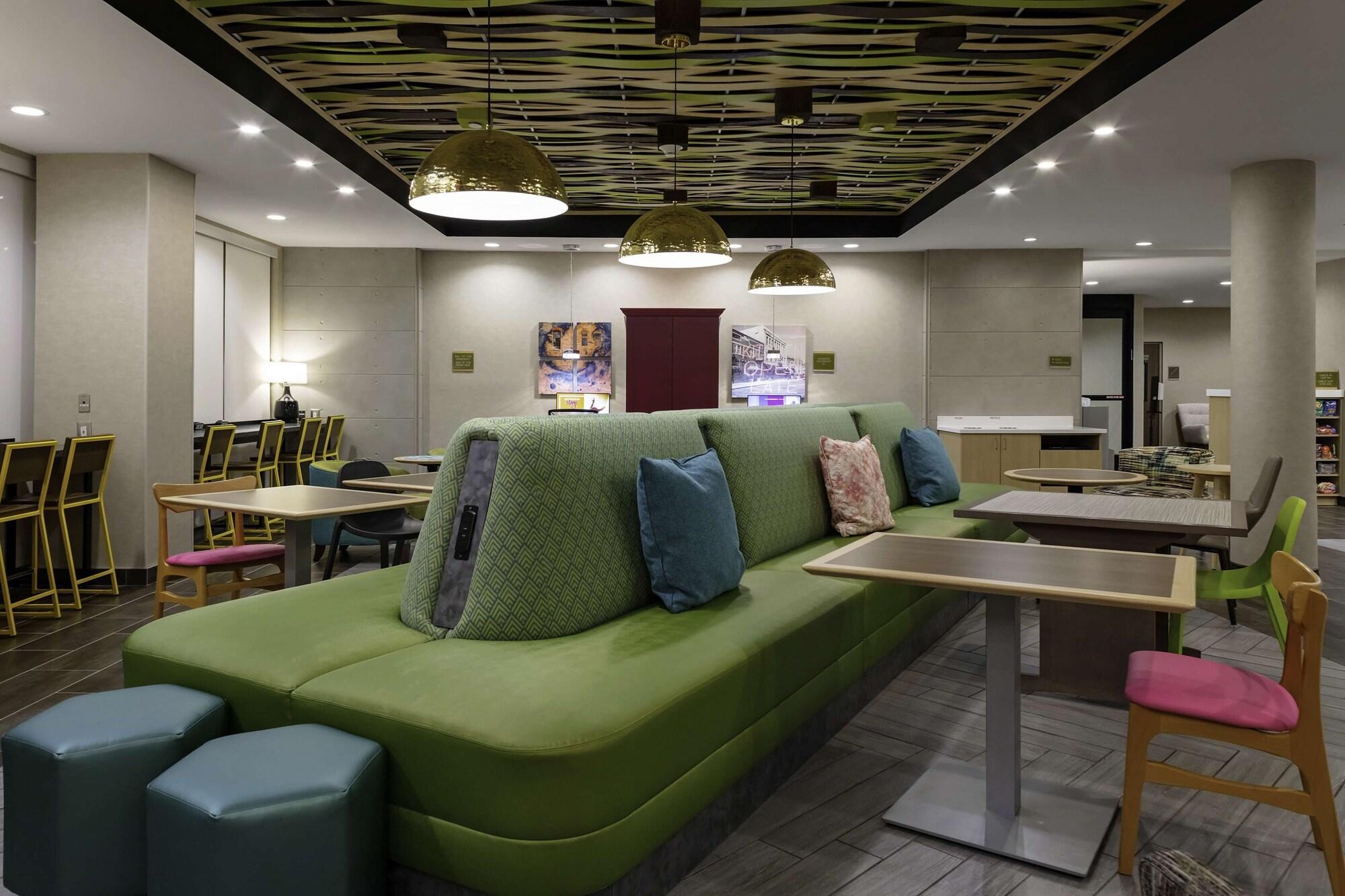 Vista Lobby Home2 Suites by Hilton Vidalia, GA