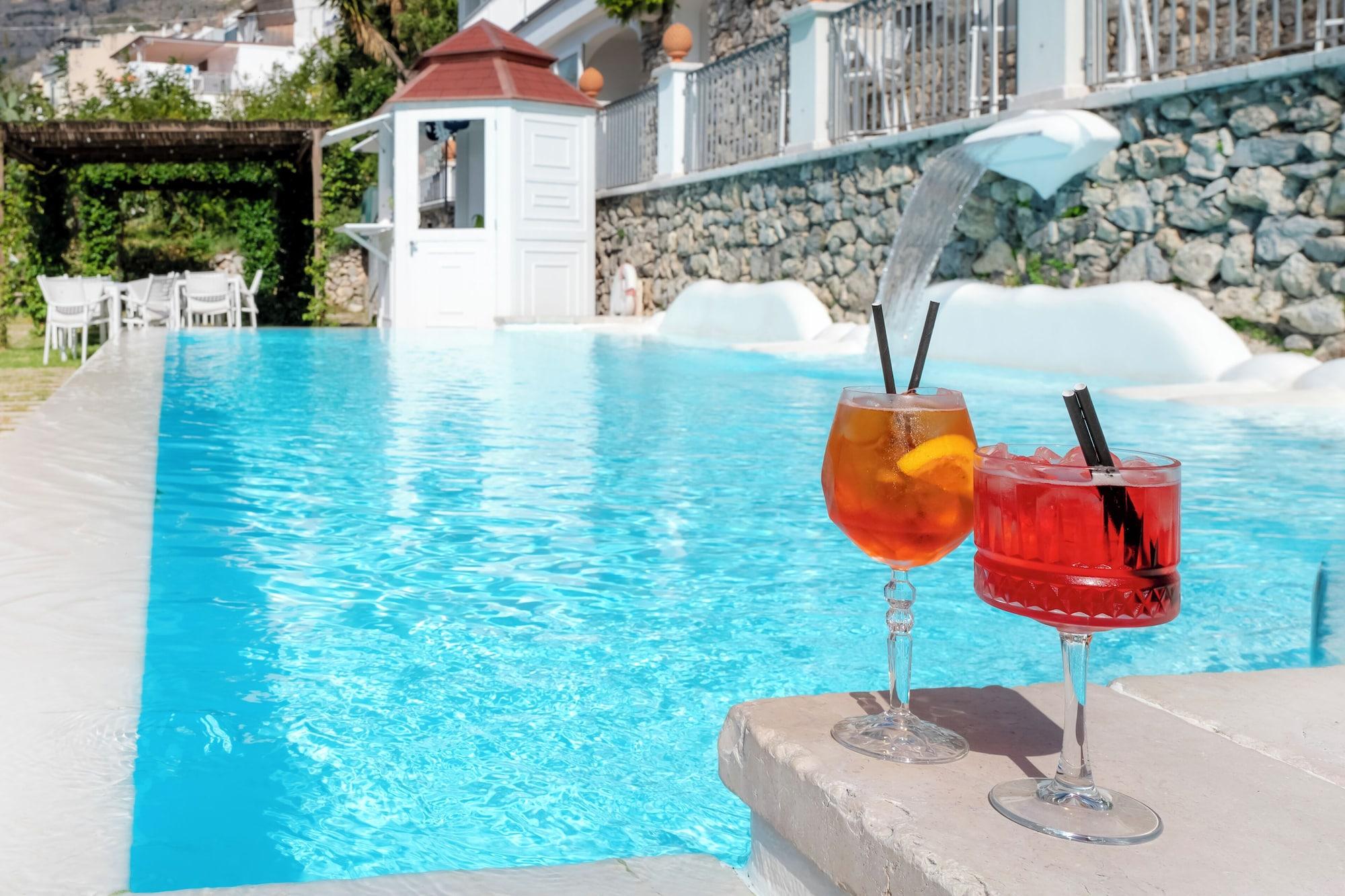 Bar/Salón Hotel Il Pino