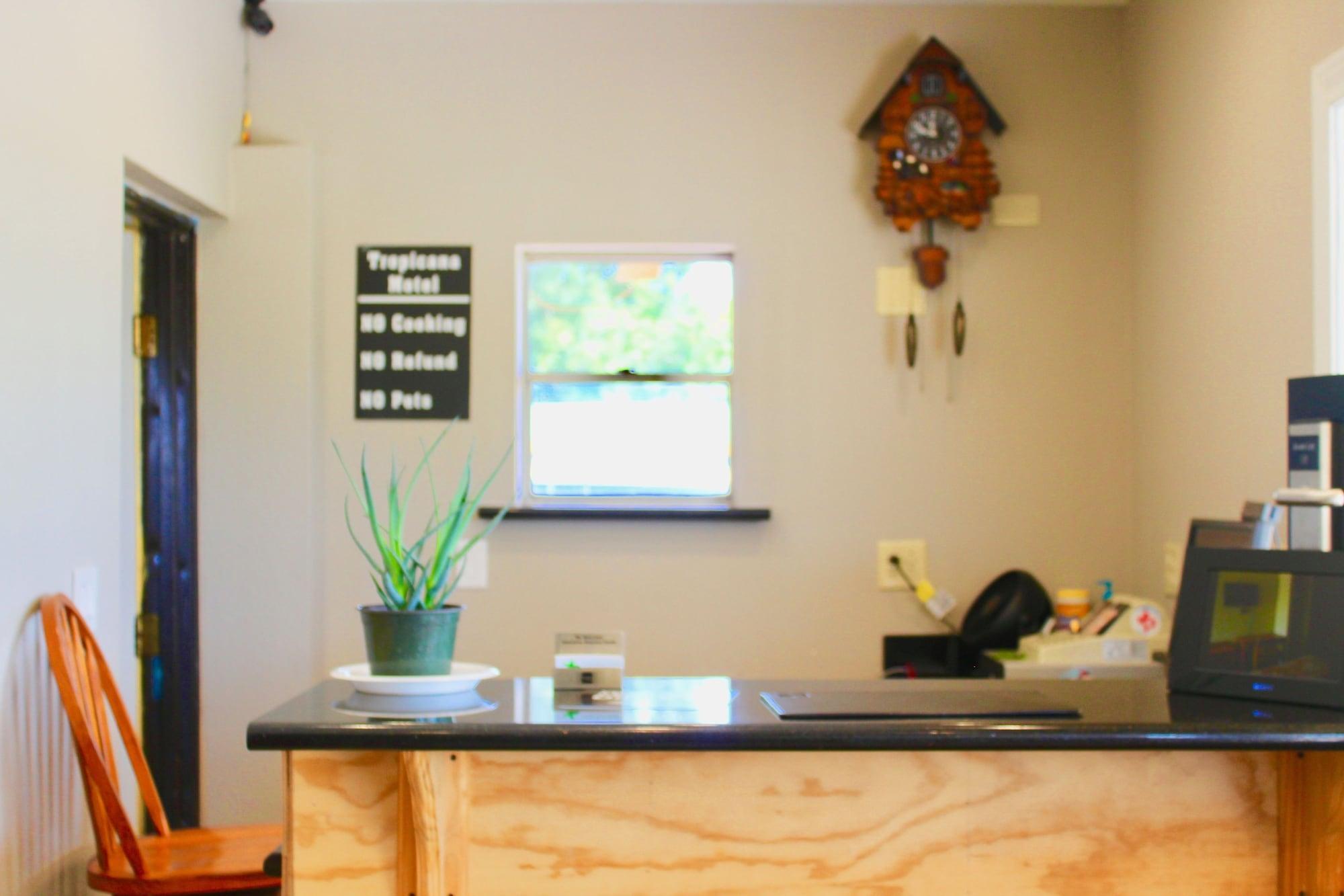 Vista Lobby Tropicana Motel