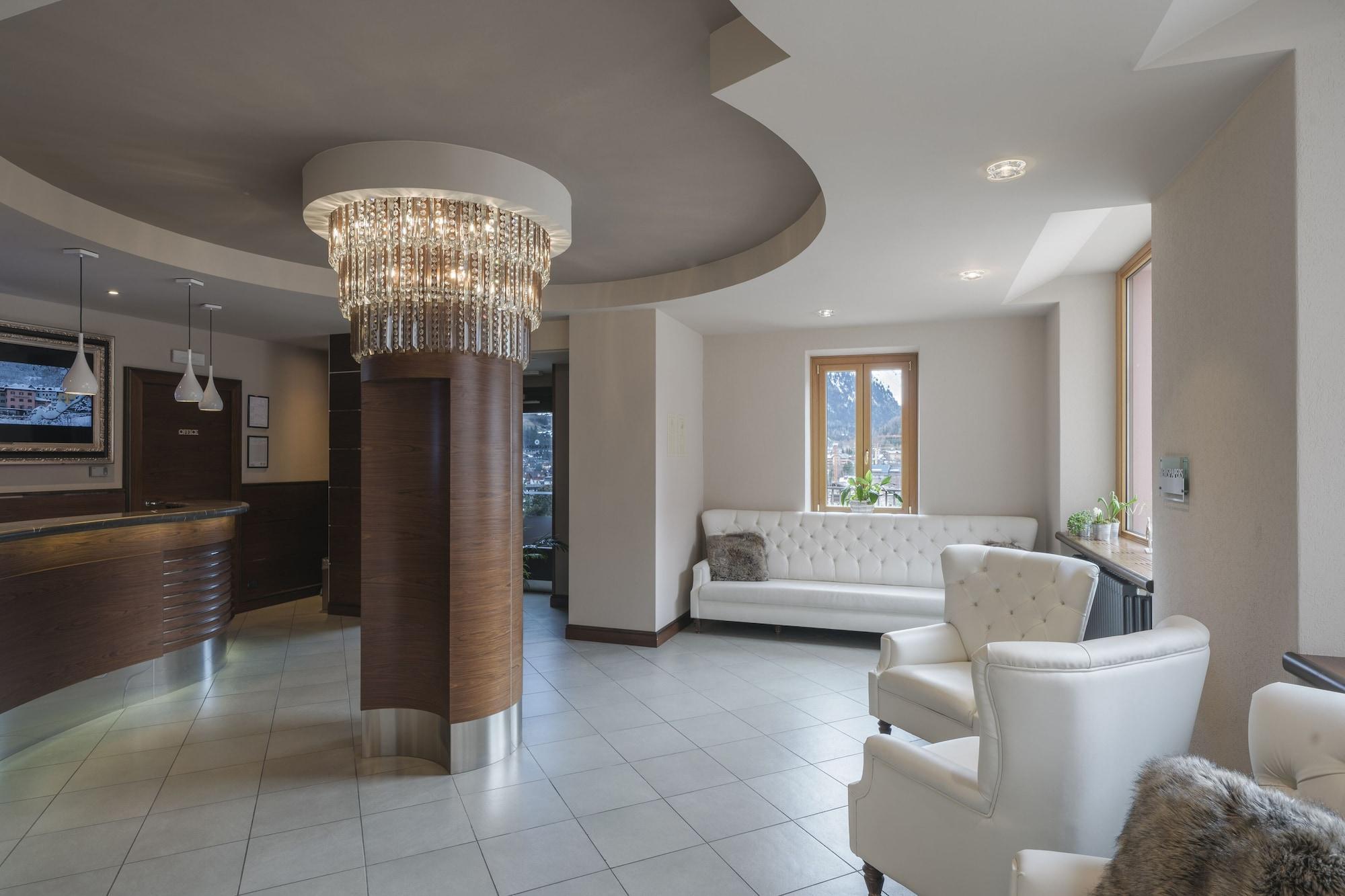 Vista Lobby Hotel Cristallo