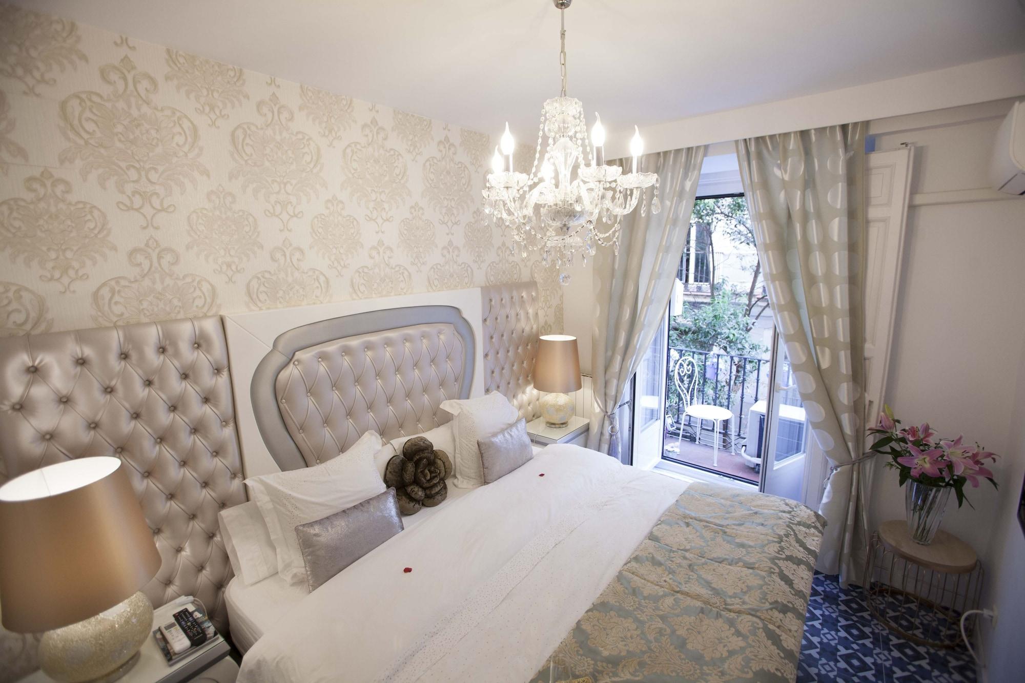 Varios Hostal Boutique Palace - Adults Only