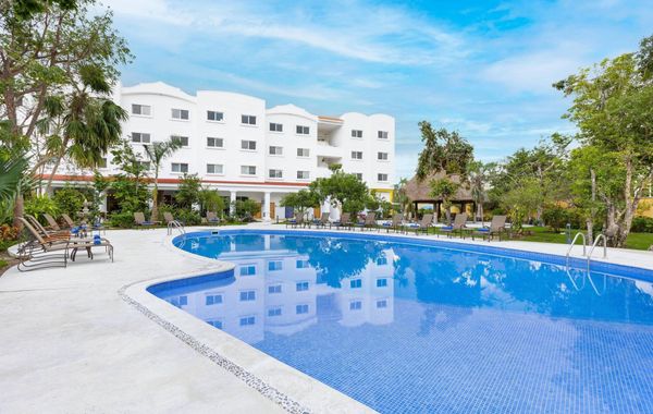 Courtyard By Marriott Cancun Airport - Hoteles cerca del Aeropuerto de Cancún