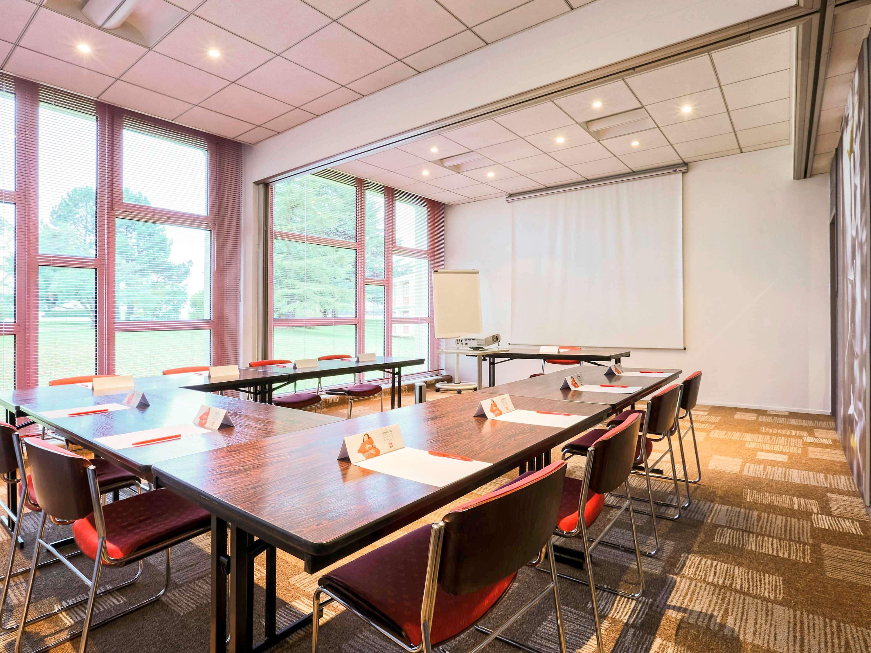 Centro de Negocios Ibis Charleville-Mézières