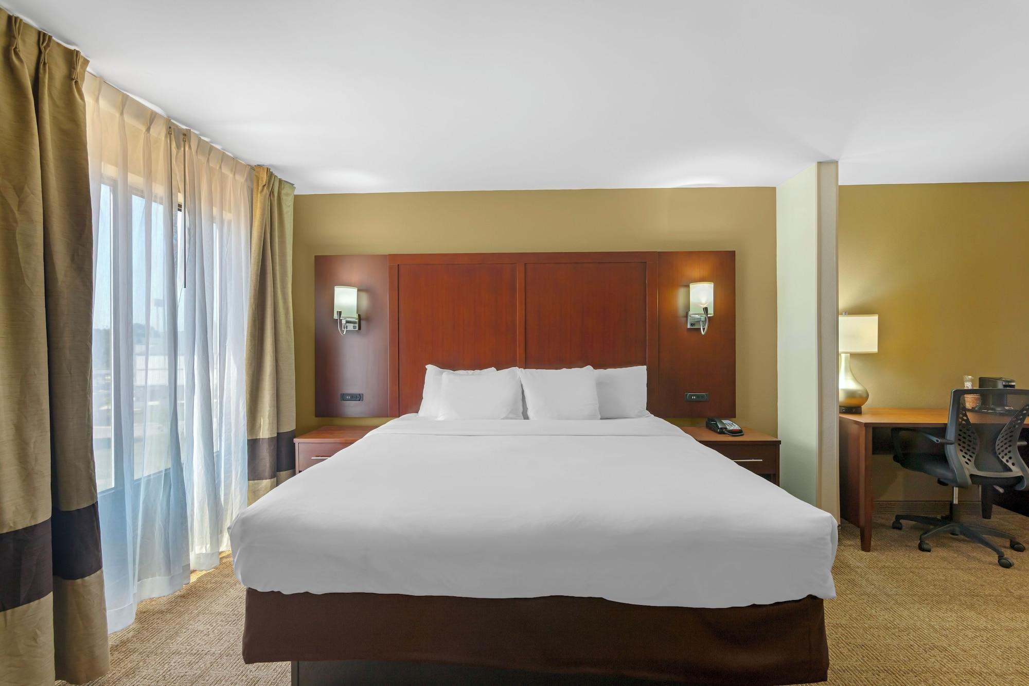 Habitación Comfort Suites Savannah Gateway I-95