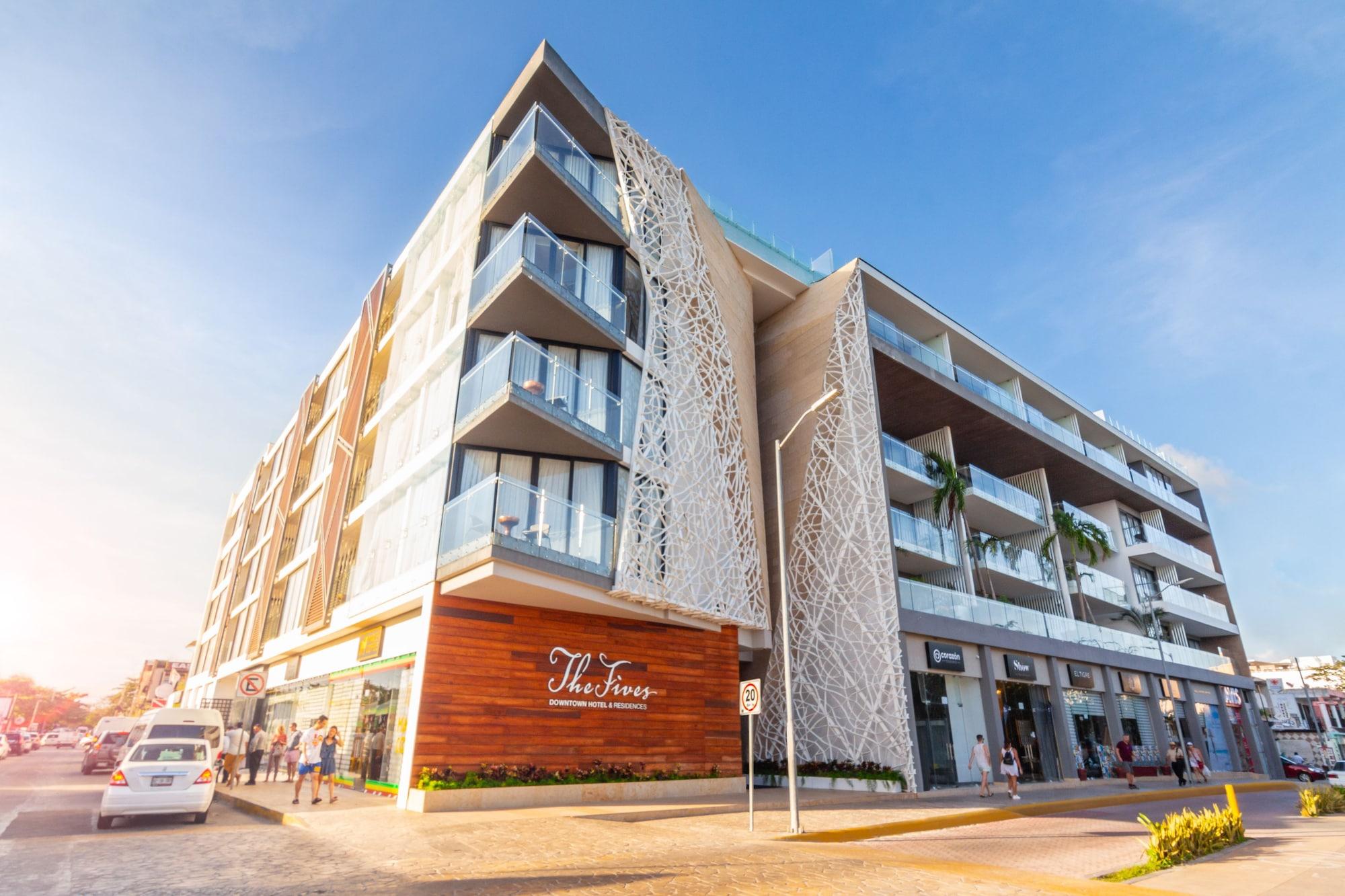 Vista Exterior The Fives Downtown Hotel - Curio Collection by Hilton